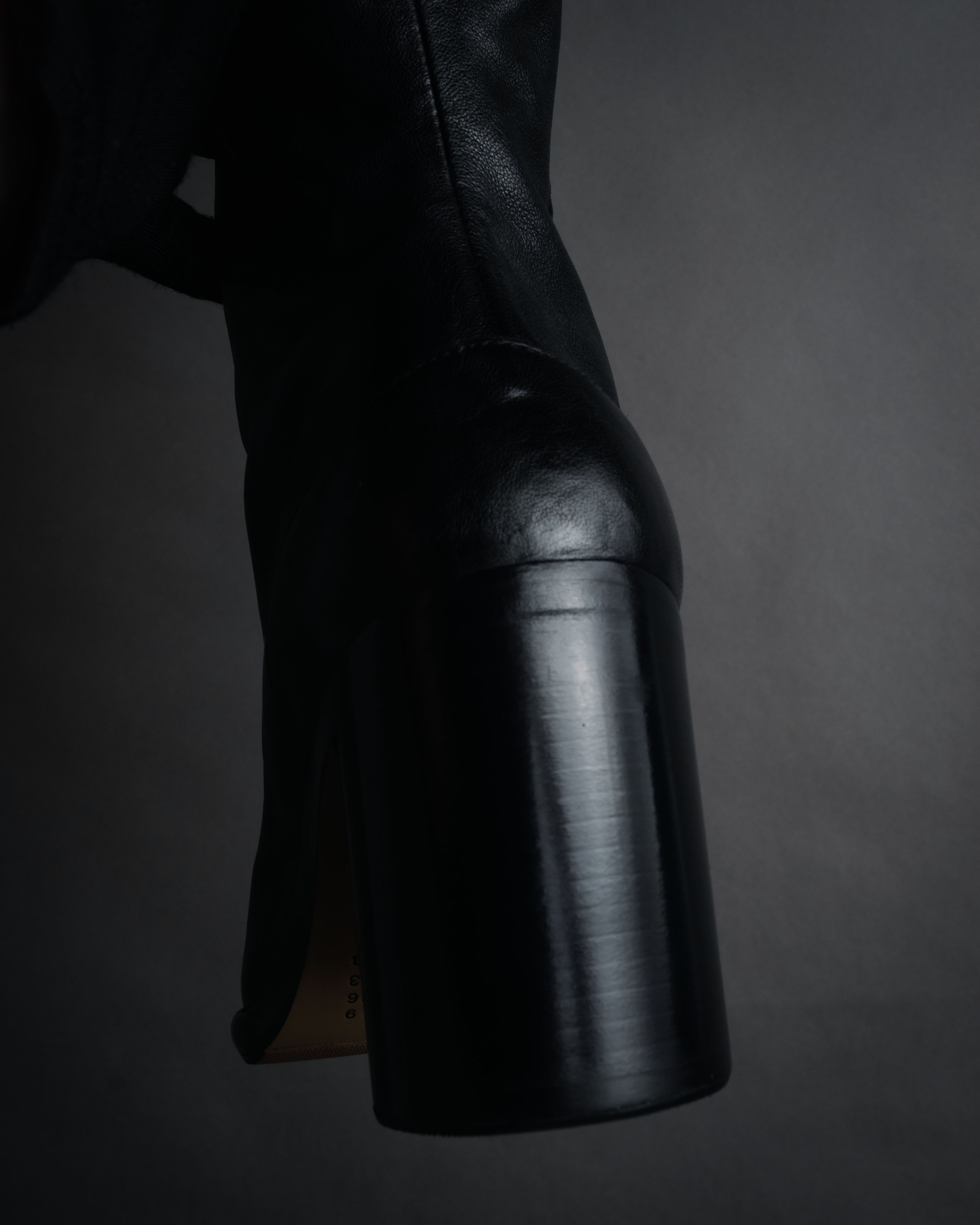 –SPECIAL– “Maison Margiela” 2020’s Tabi knee high boots