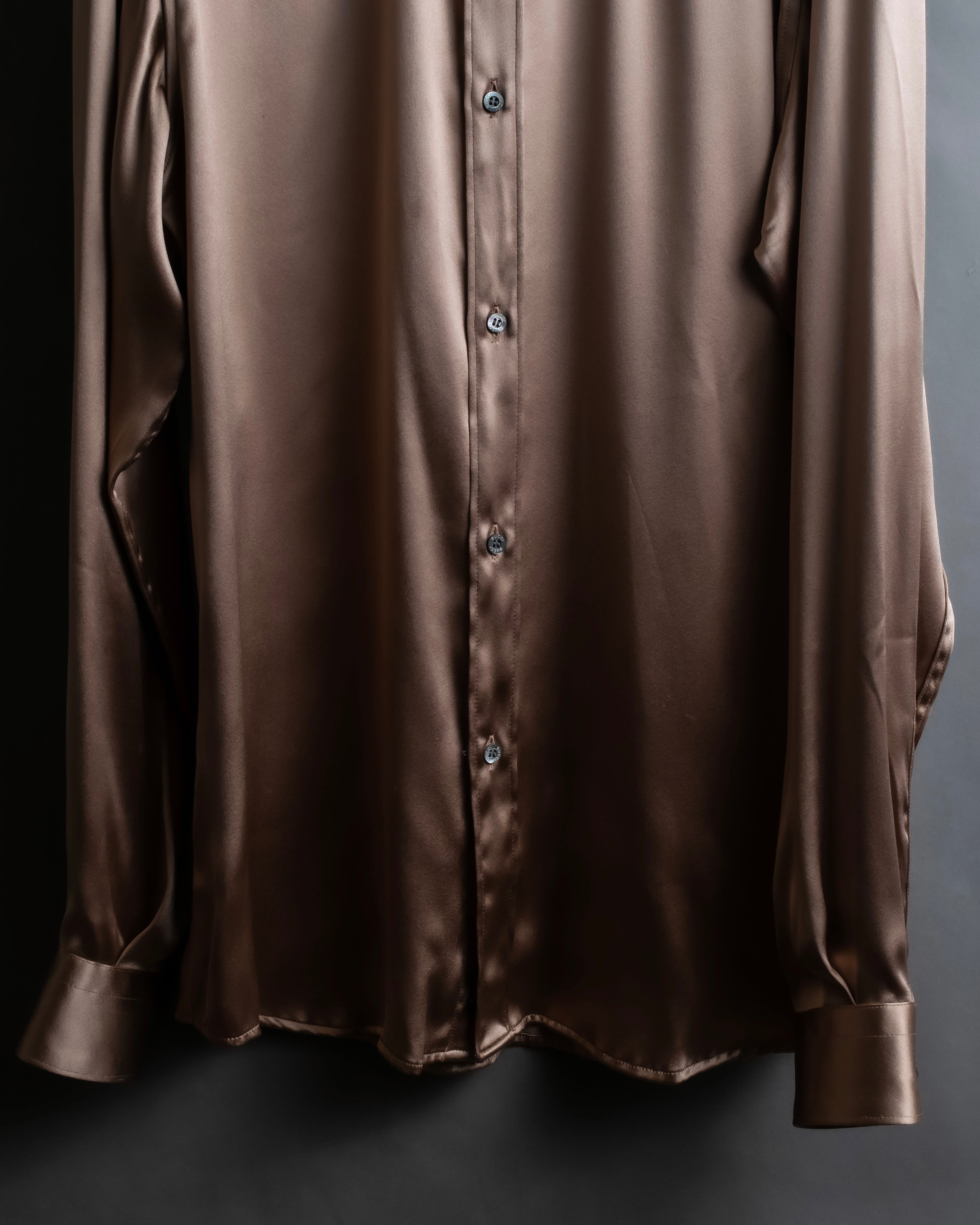 "GUCCI" Ecru beige glossy wide collar shirt