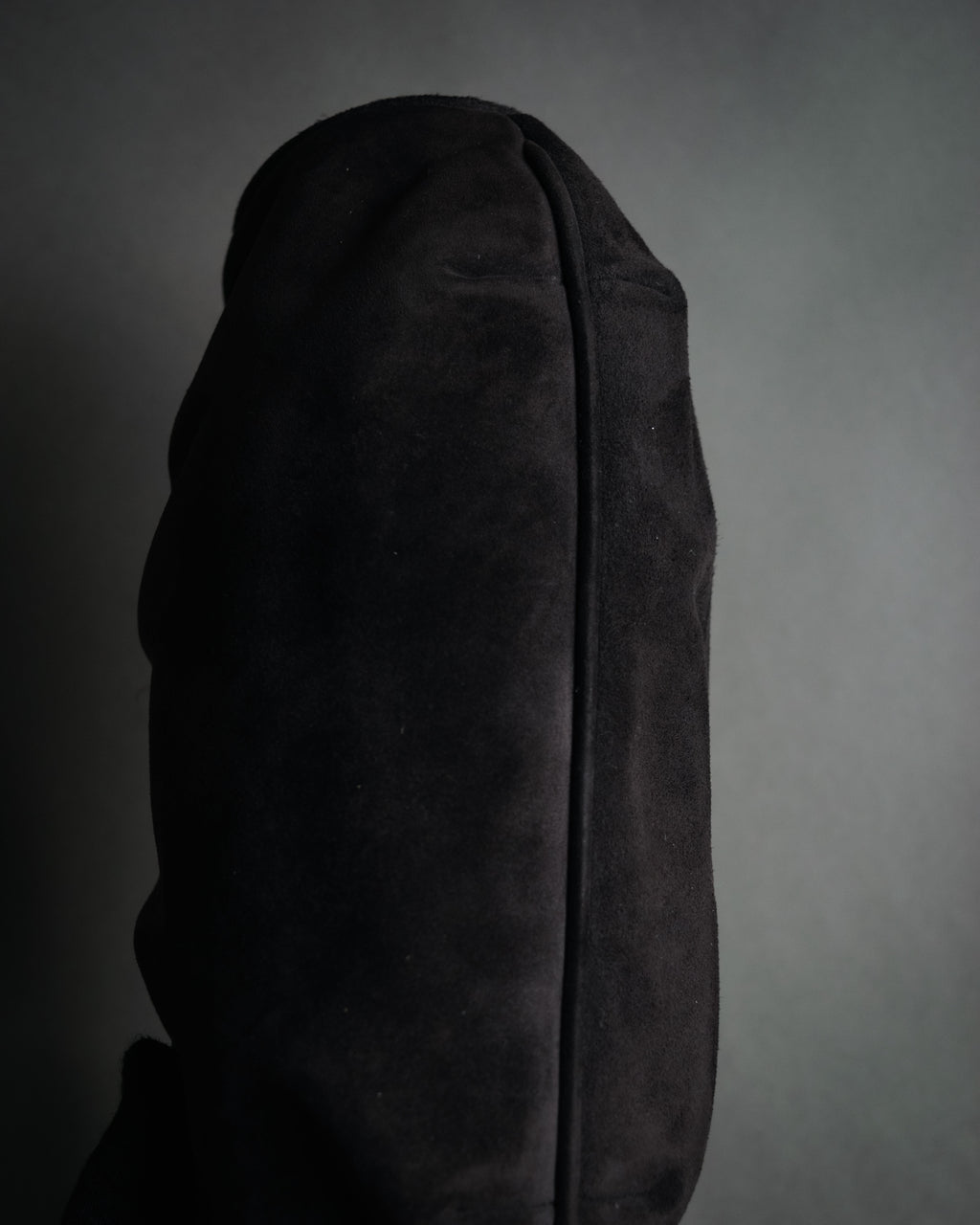 “Salvatore Ferragamo” 80’s-90’s Suede shirred ribbon shoulder bag