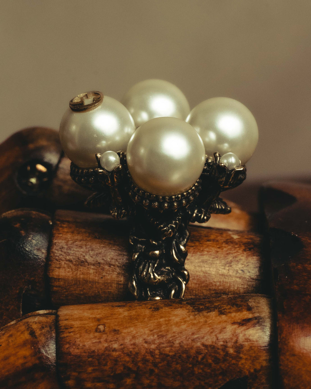-SPECIAL- "GUCCI" 2015-2022 Pearl cluster sculptural statement ring