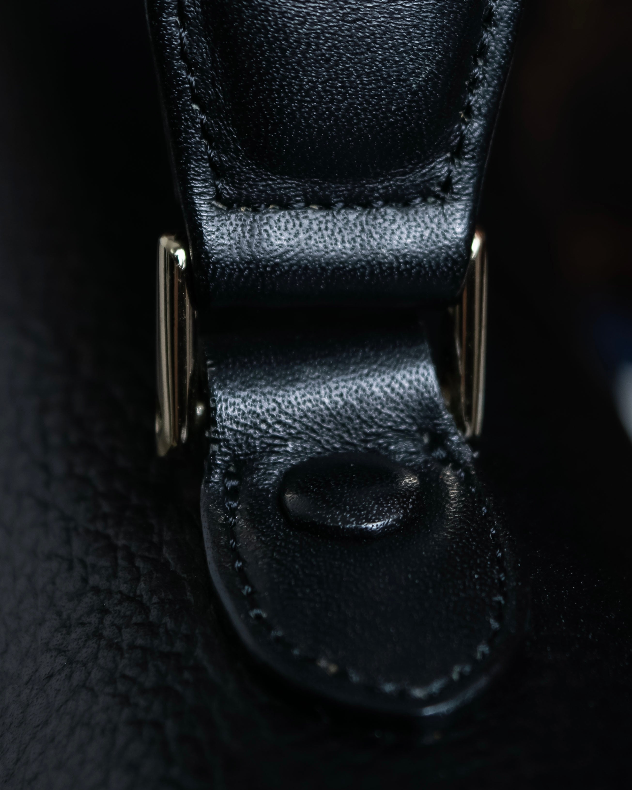 "BURBERRYS" Cylinder shaped leather one handle bag