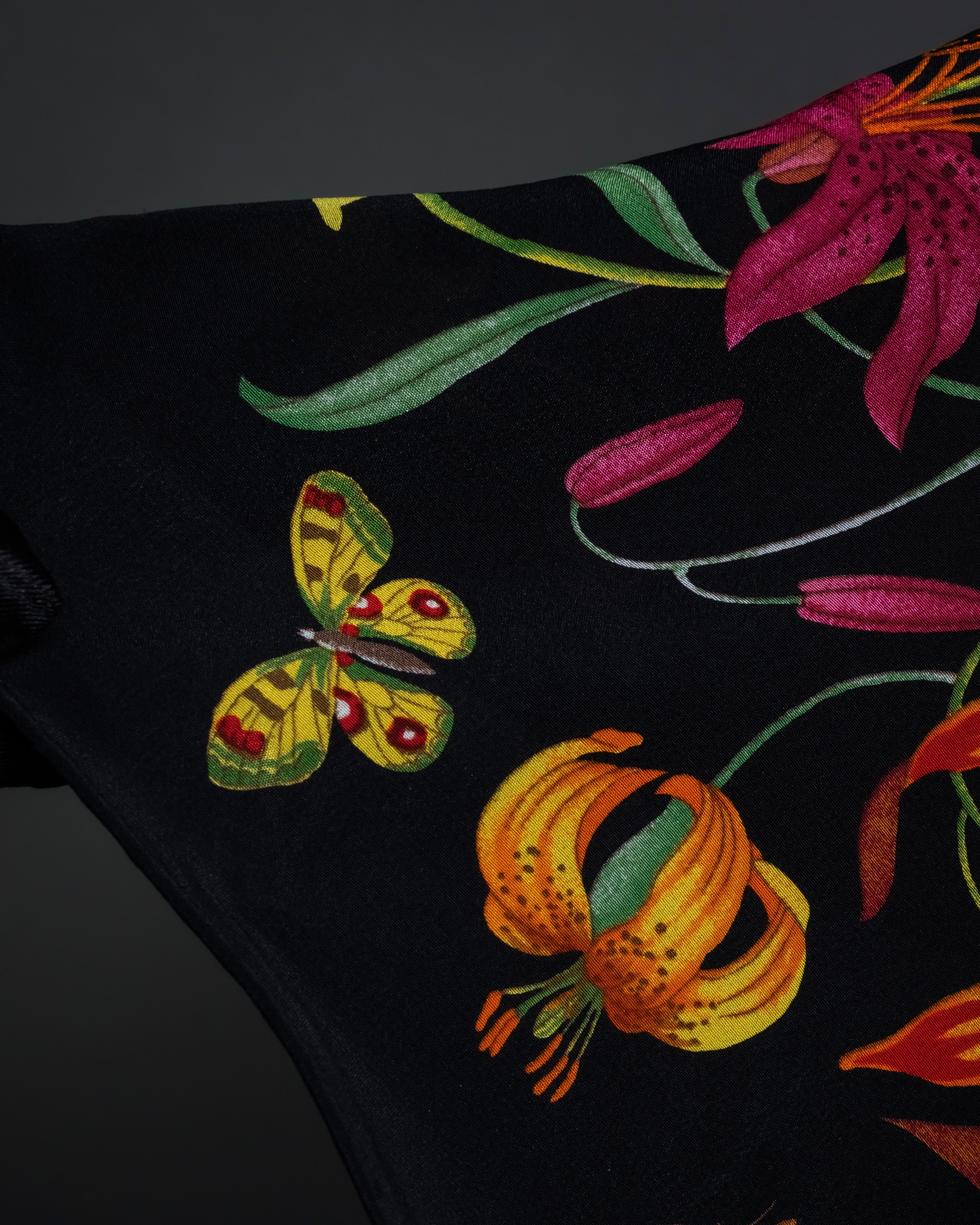 "GUCCI" Flower＆insect motif silk scarf