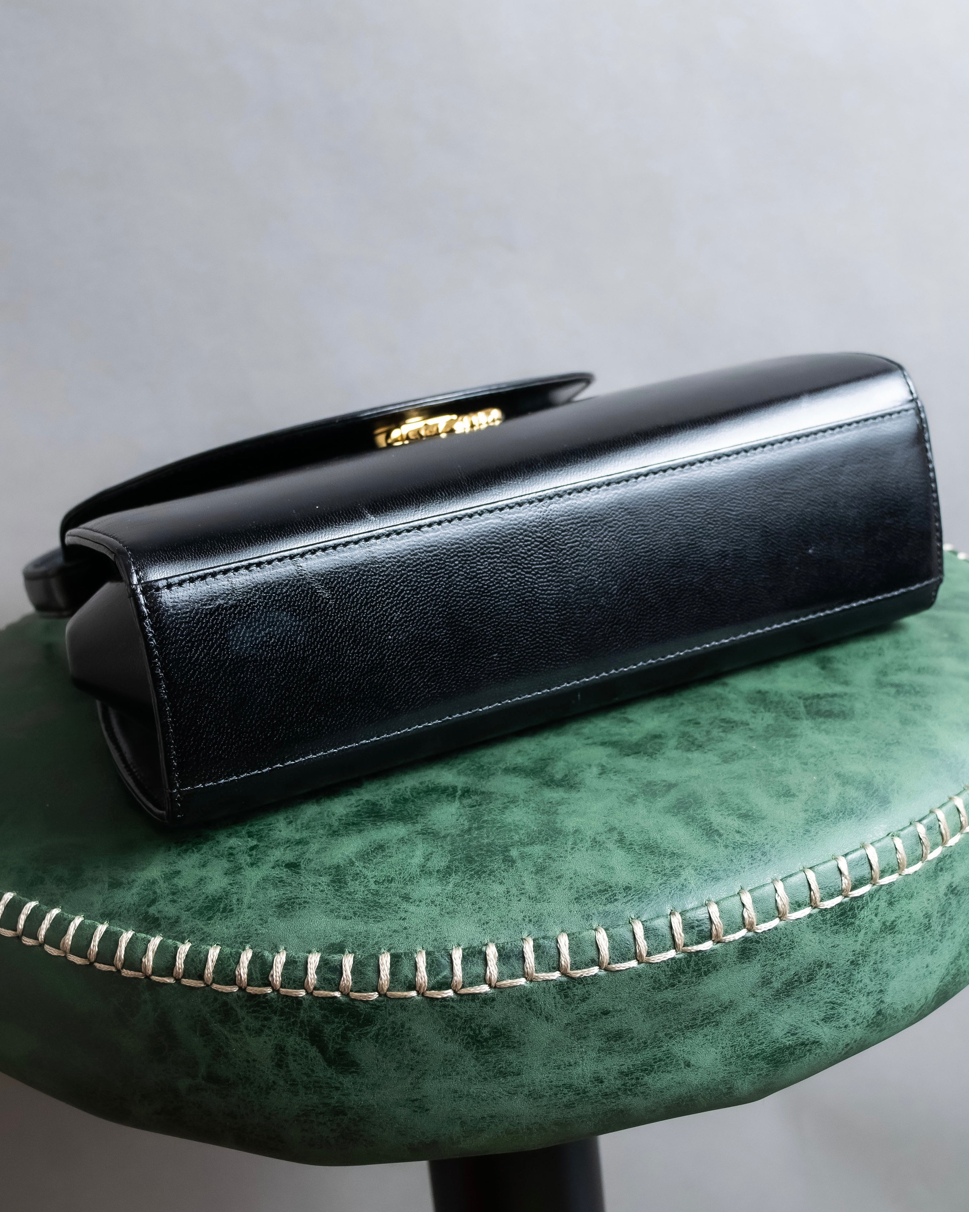 "HANAE MORI" Trapezoid design flower motif charm one handle bag