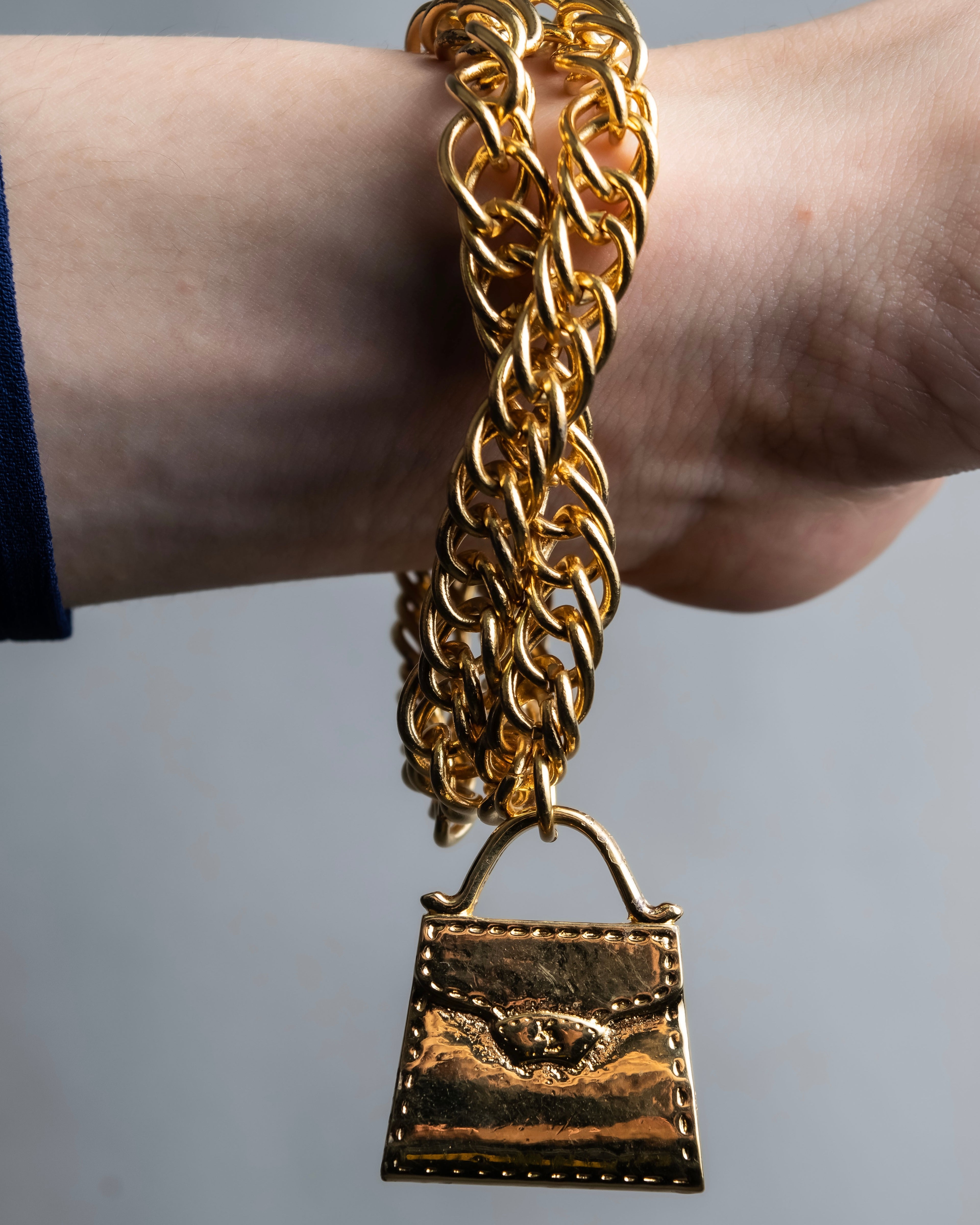 "Karl Lagerfeld" Bag charm mantel chain bracelet