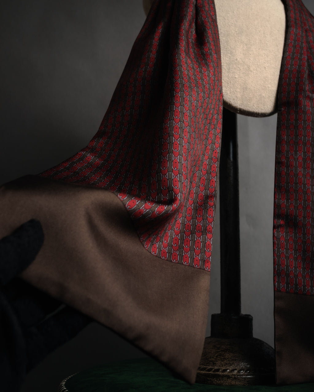 “HERMES” 80’s-90’s Bit motif geometric silk stole