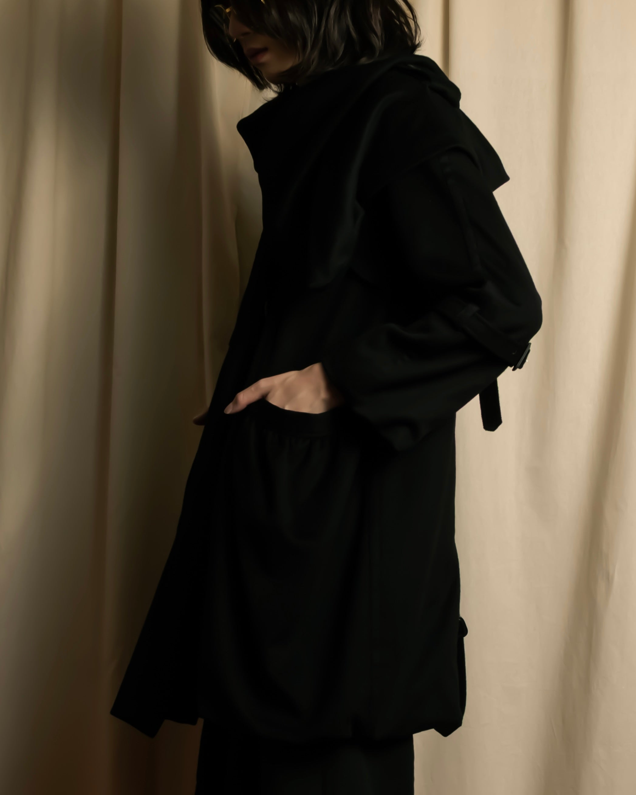 "TORUICHOU" Muffler-style collar military detail coat