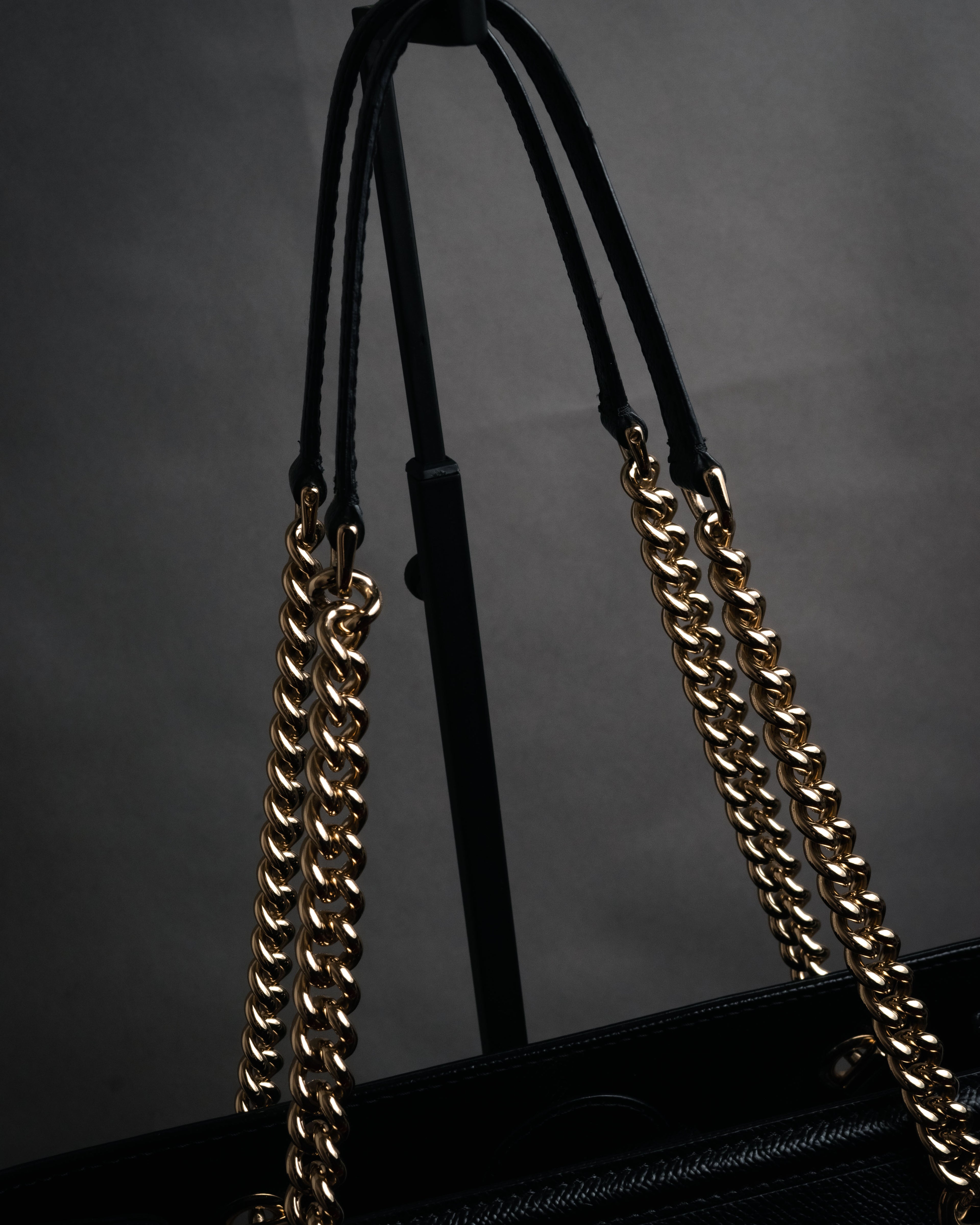 “Salvatore Ferragamo” 2010’s Vara chain leather tote bag