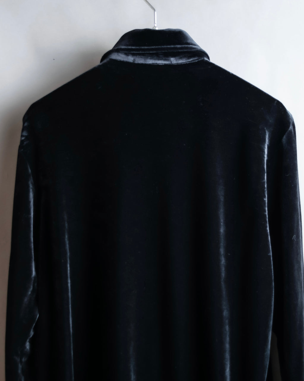 "EXPRESS" Beautiful glossy regular color velour shirt