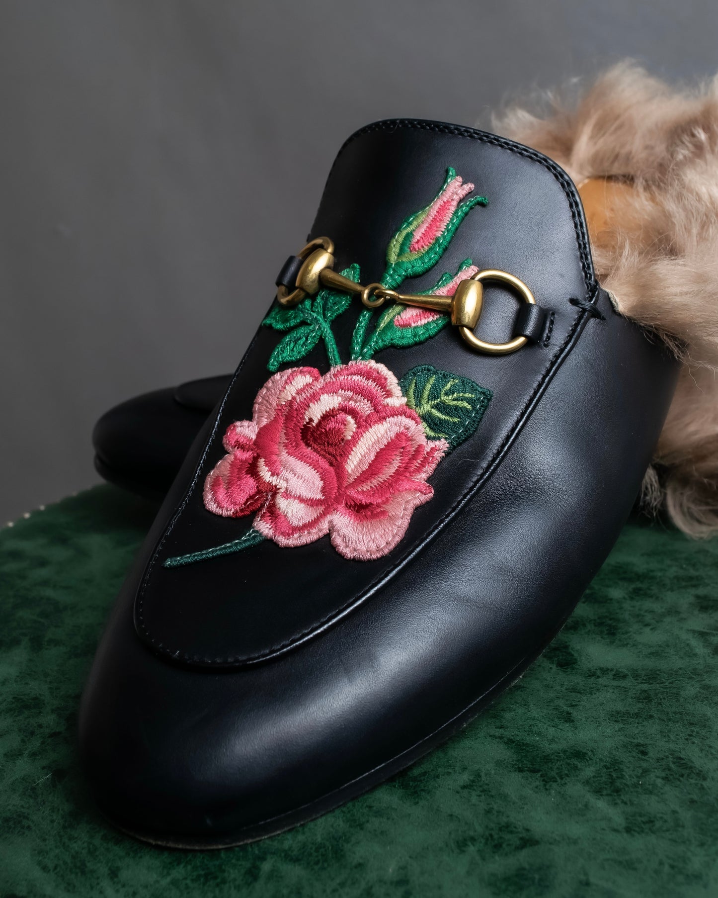 "GUCCI" Rose＆leaf embroidery princetown loafers