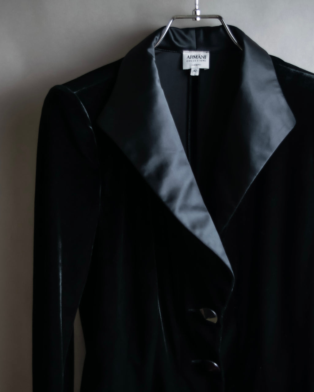 "ARMANI COLLEZIONI" Satin switched design velvet jacket