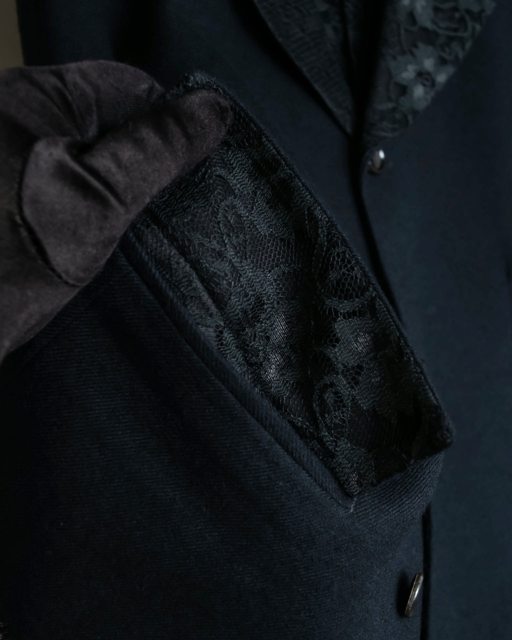 "tricot COMME des GARCONS" 
2001AW Lace-switched design tailored jacket