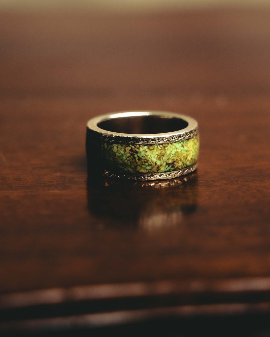 "GUCCI" 20's Ornate green inlay wide band ring
