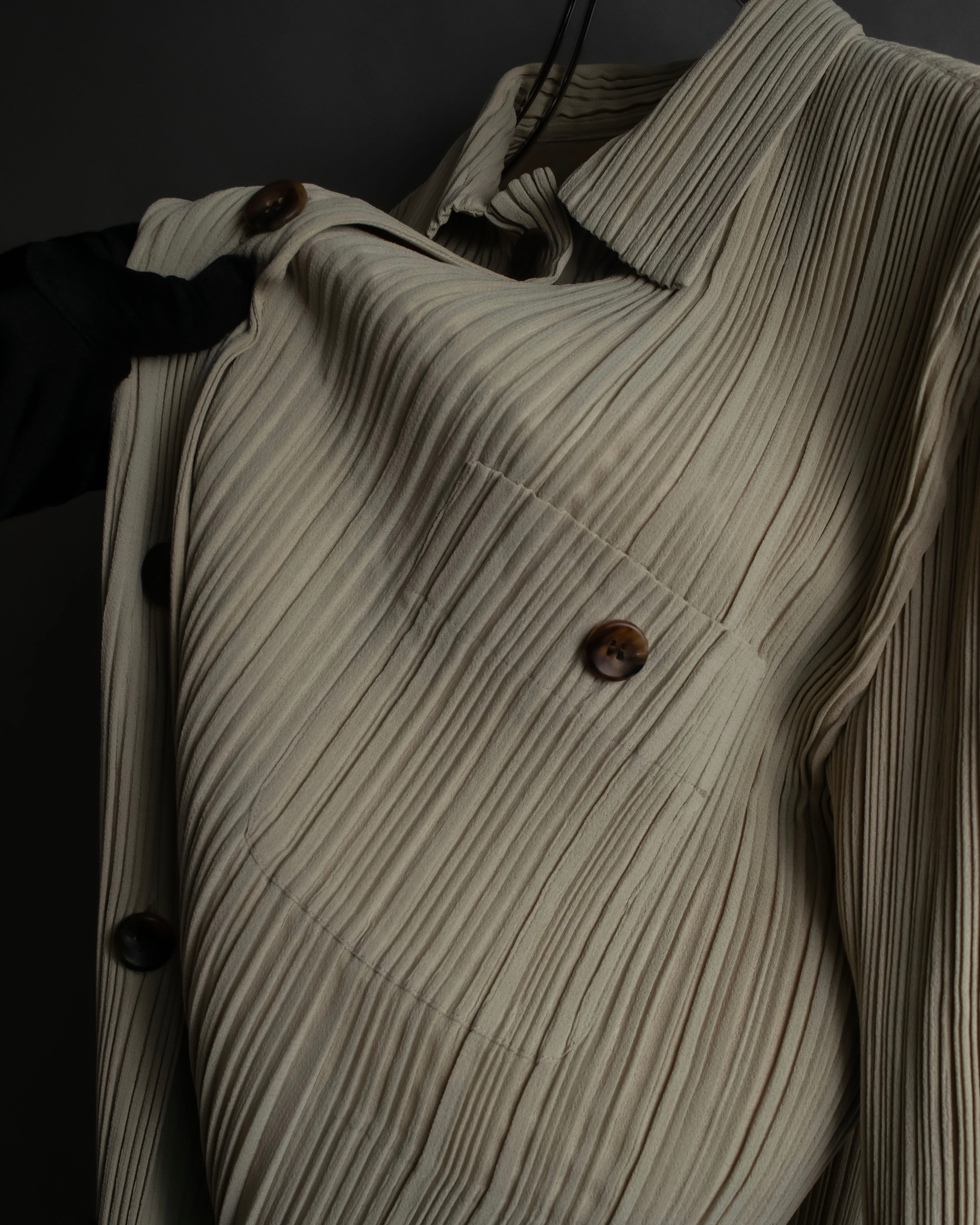 "ISSEY MIYAKE" Fine pleated shirt jacket