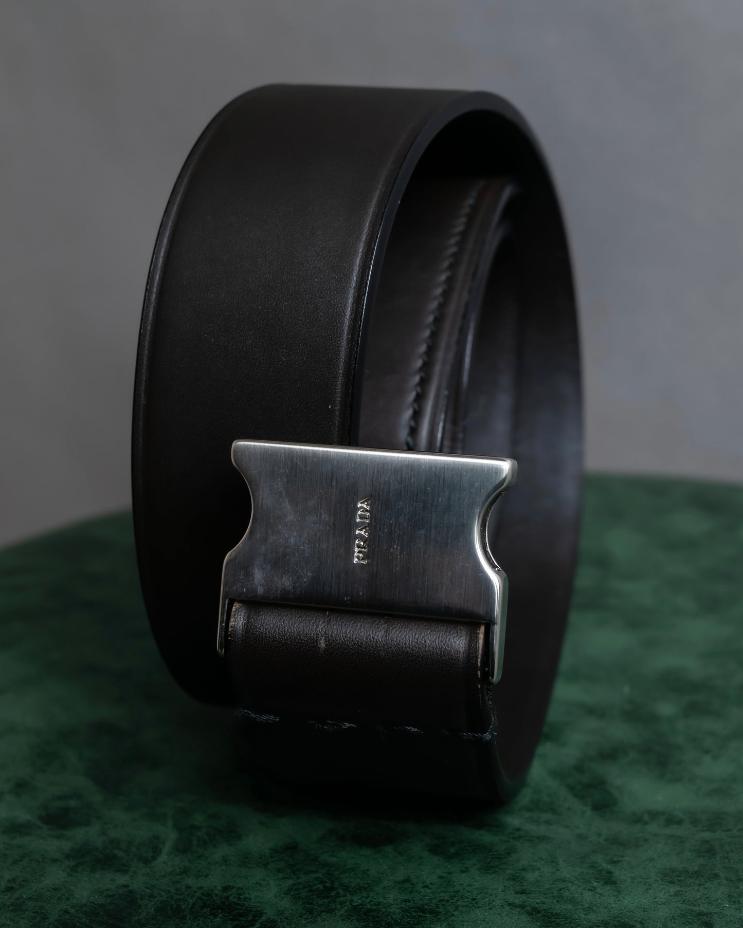 "PRADA" Beautiful smooth leather GI buckle belt