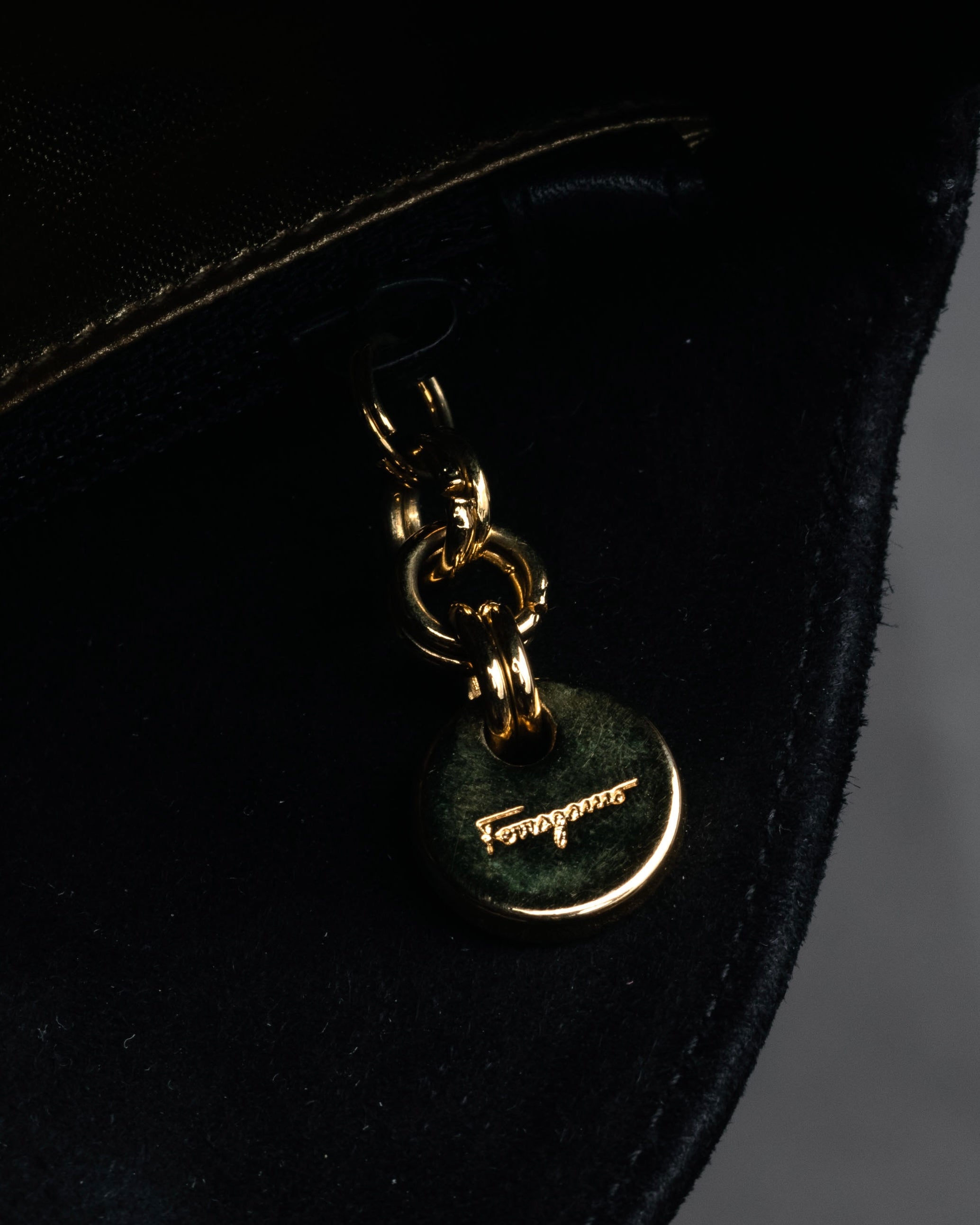 “Salvatore Ferragamo” 90’s Knot handle suede bag
