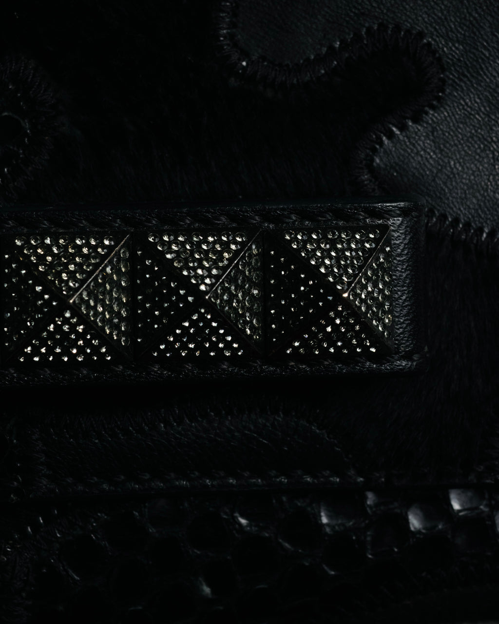 –SPECIAL– "VALENTINO GARAVANI" 2010’s Noir rockstud exotic patchwork chain bag