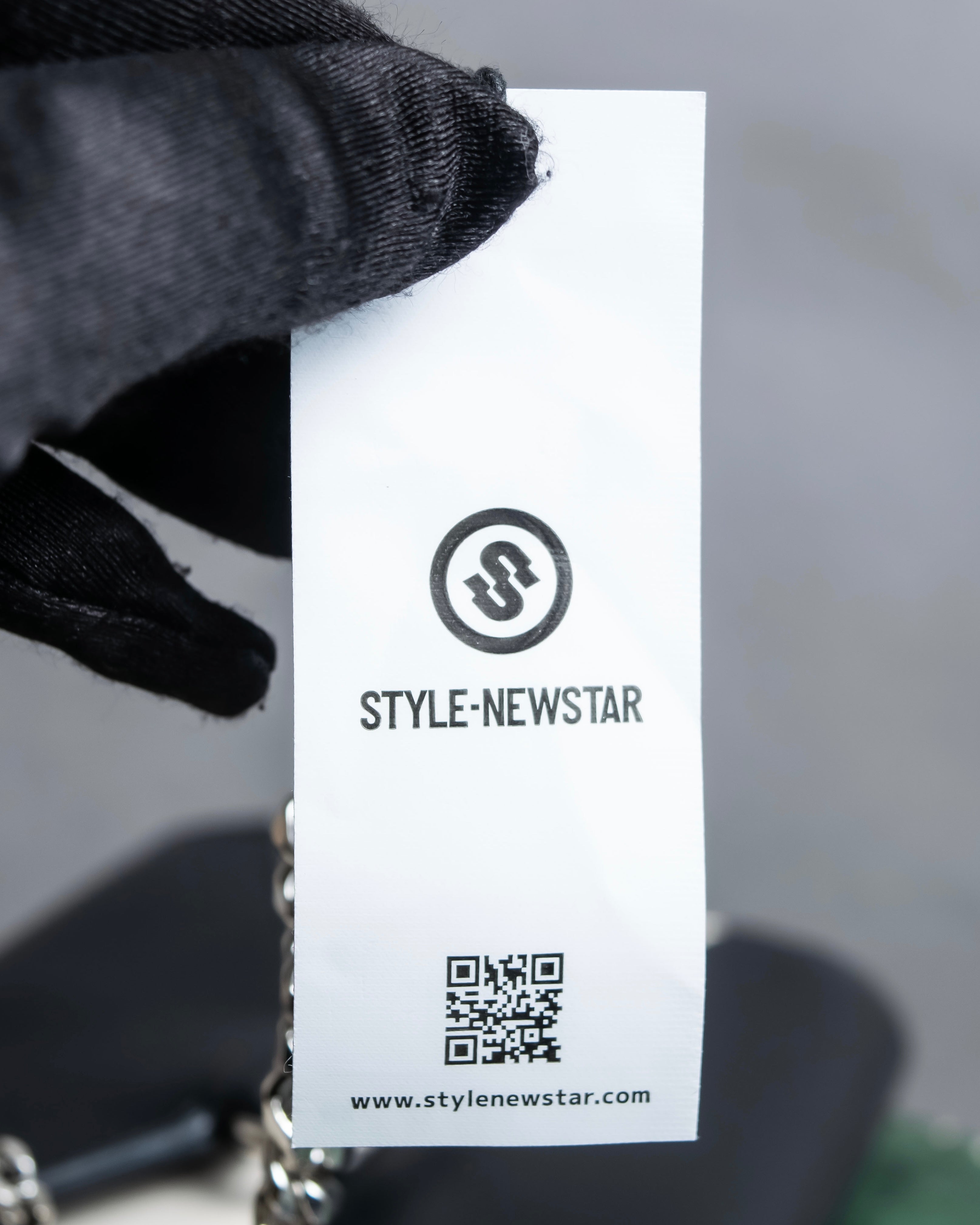 "Alexandar McQueen" Two-tone crystal clasp leather shoulder wallet