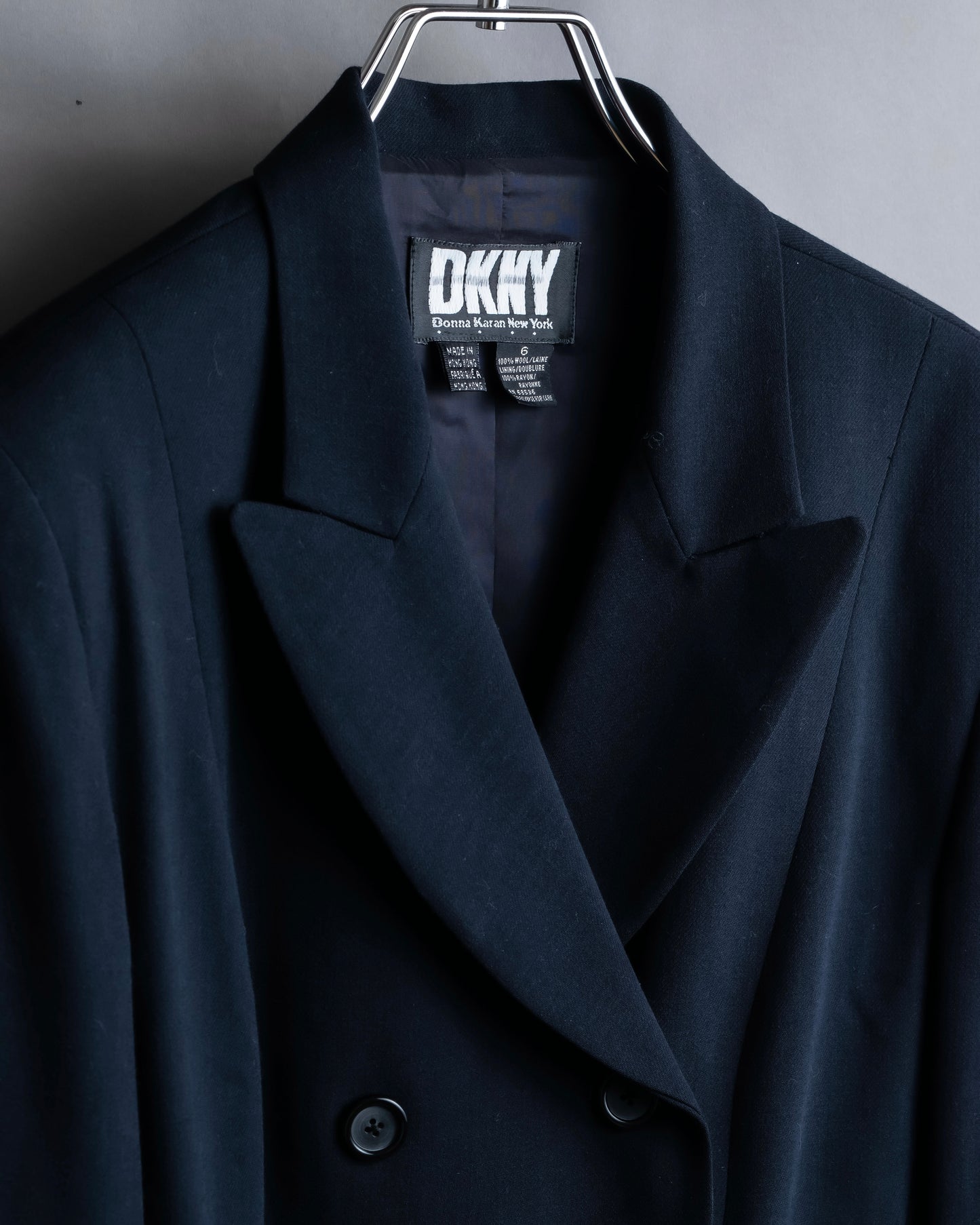 "DKNY" Peak lapel buttoned tailored jacket＆pleated wrap skirt set up