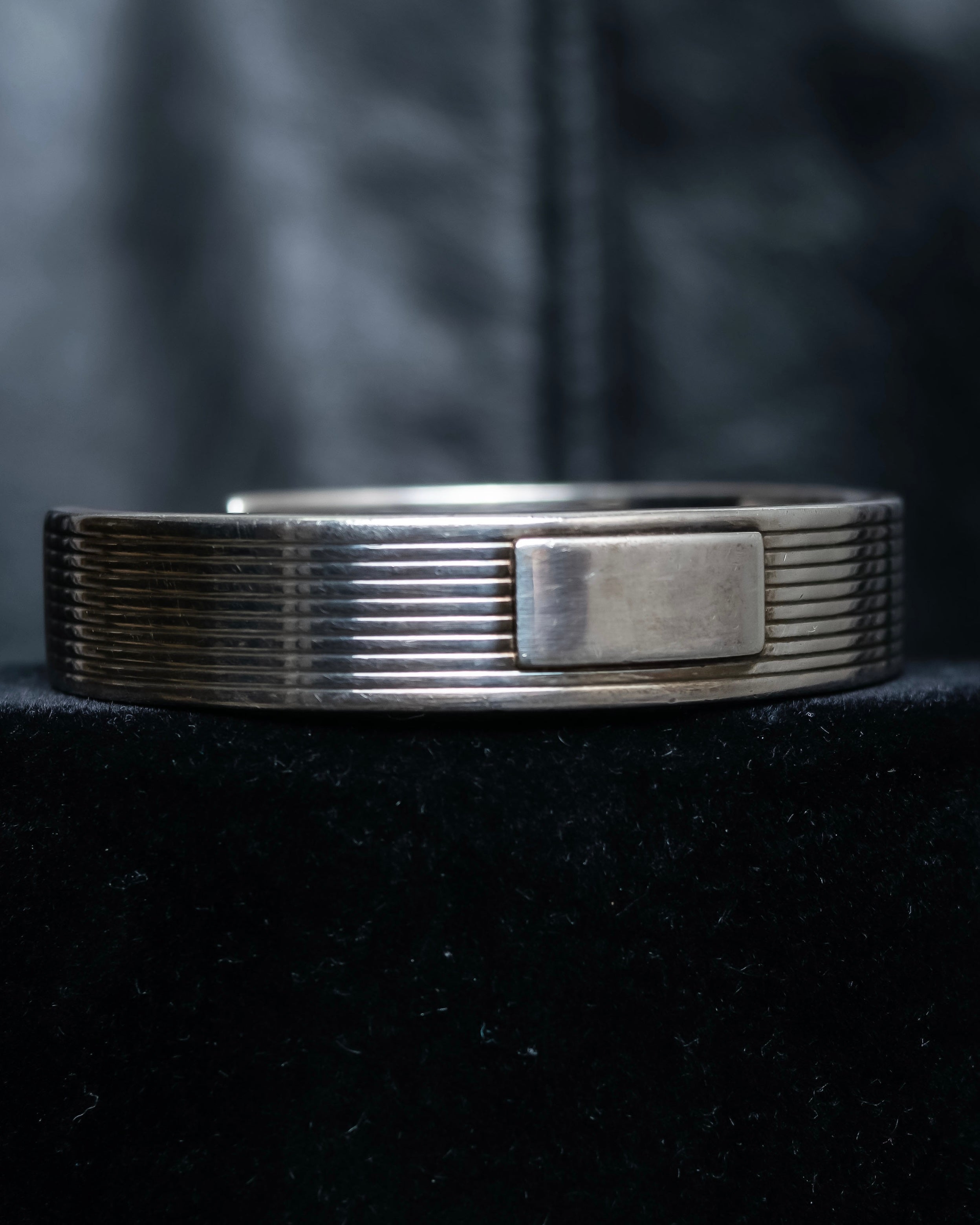 "GUCCI" Border motif silver bangle