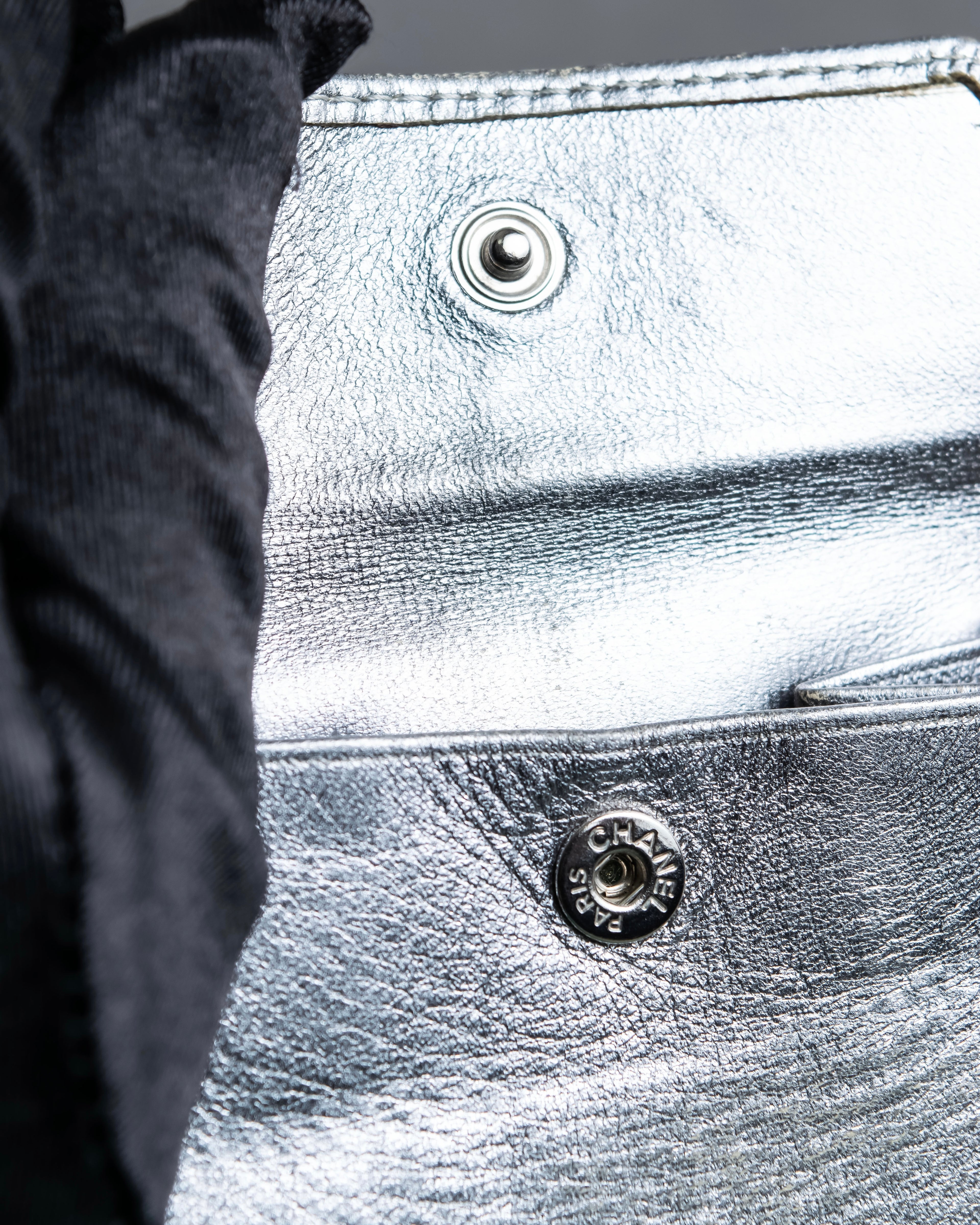 "CHANEL" Mademoiselle line design coco mark engraved bi fold wallet