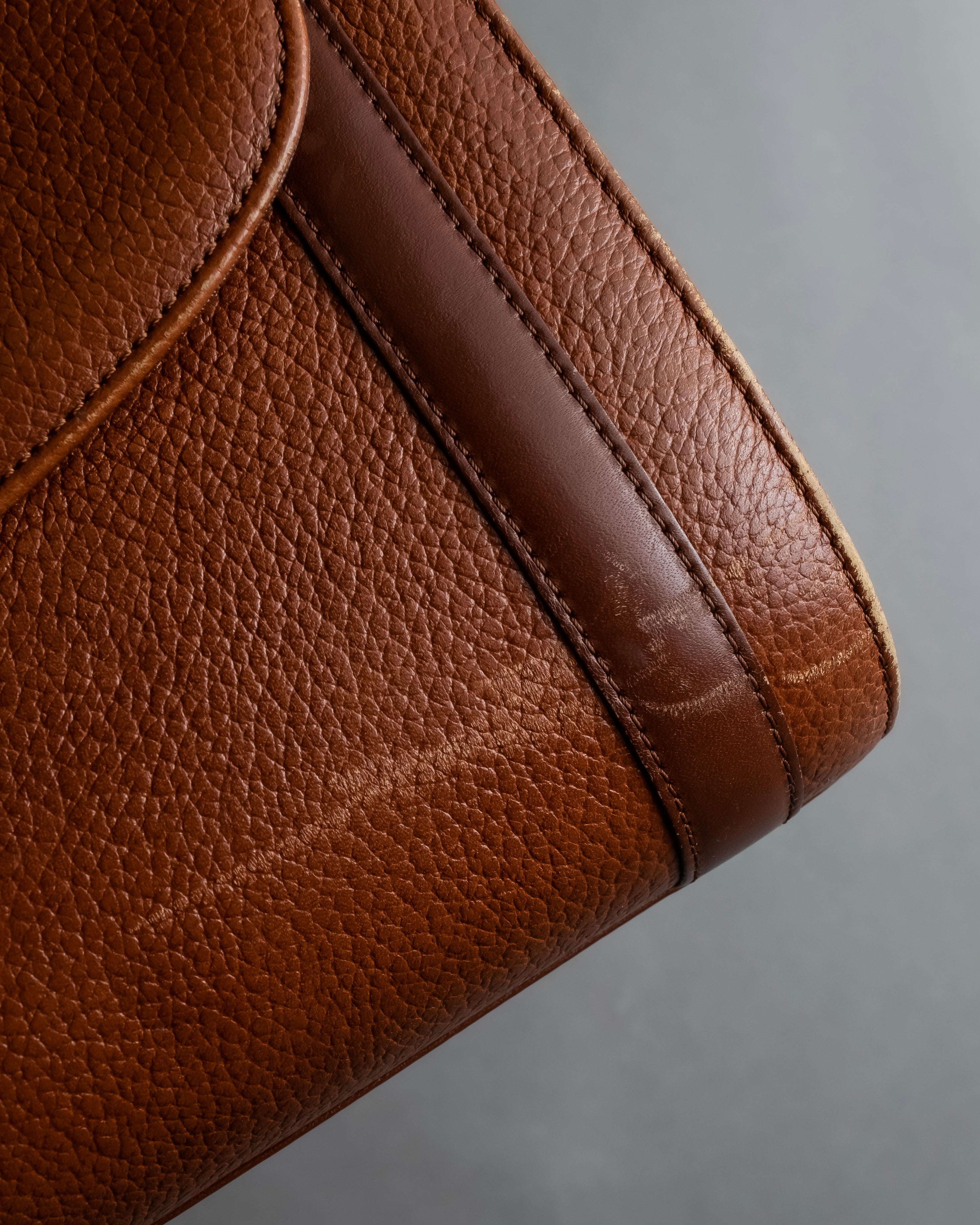 "BURBERRYS" Horizontal design camel grained leather bag