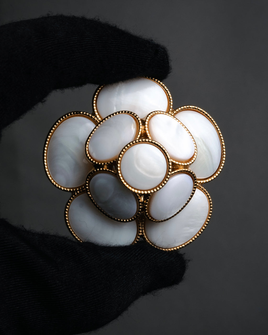 “VETEMENTS” 2017-2021 Archive-referenced mother of pearl flower brooch