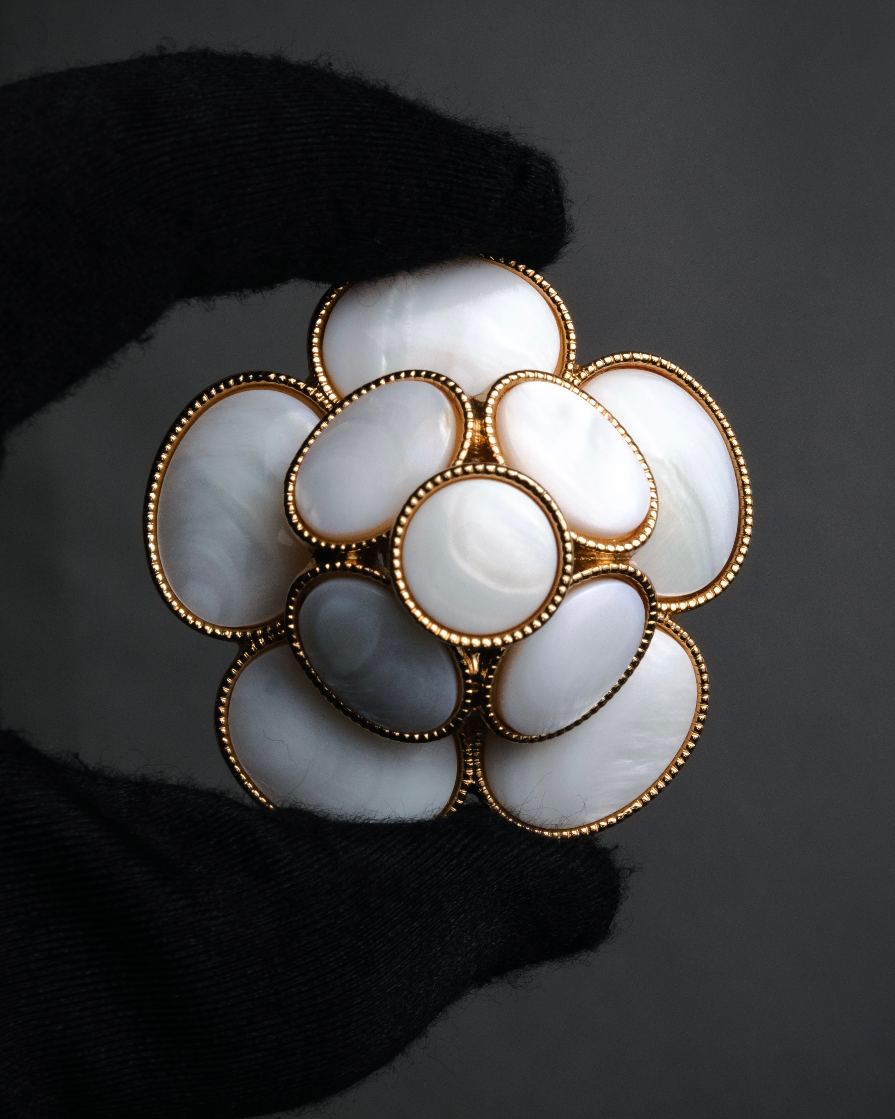 “VETEMENTS” 2017-2021 Archive-referenced mother of pearl flower brooch