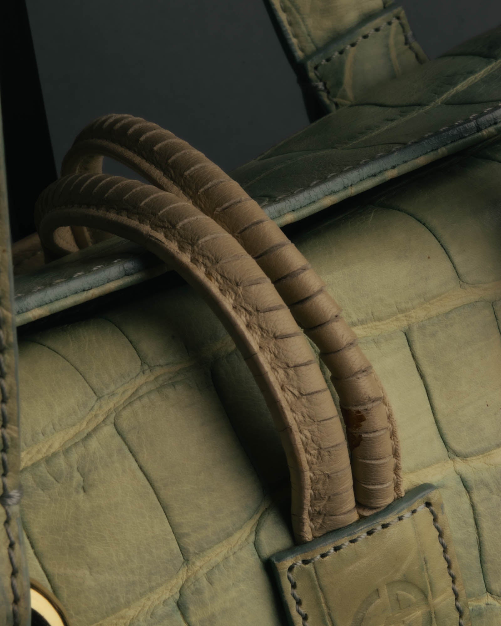 "GIORGIO ARMANI" 00's Crocodile-embossed leather tassel handbag