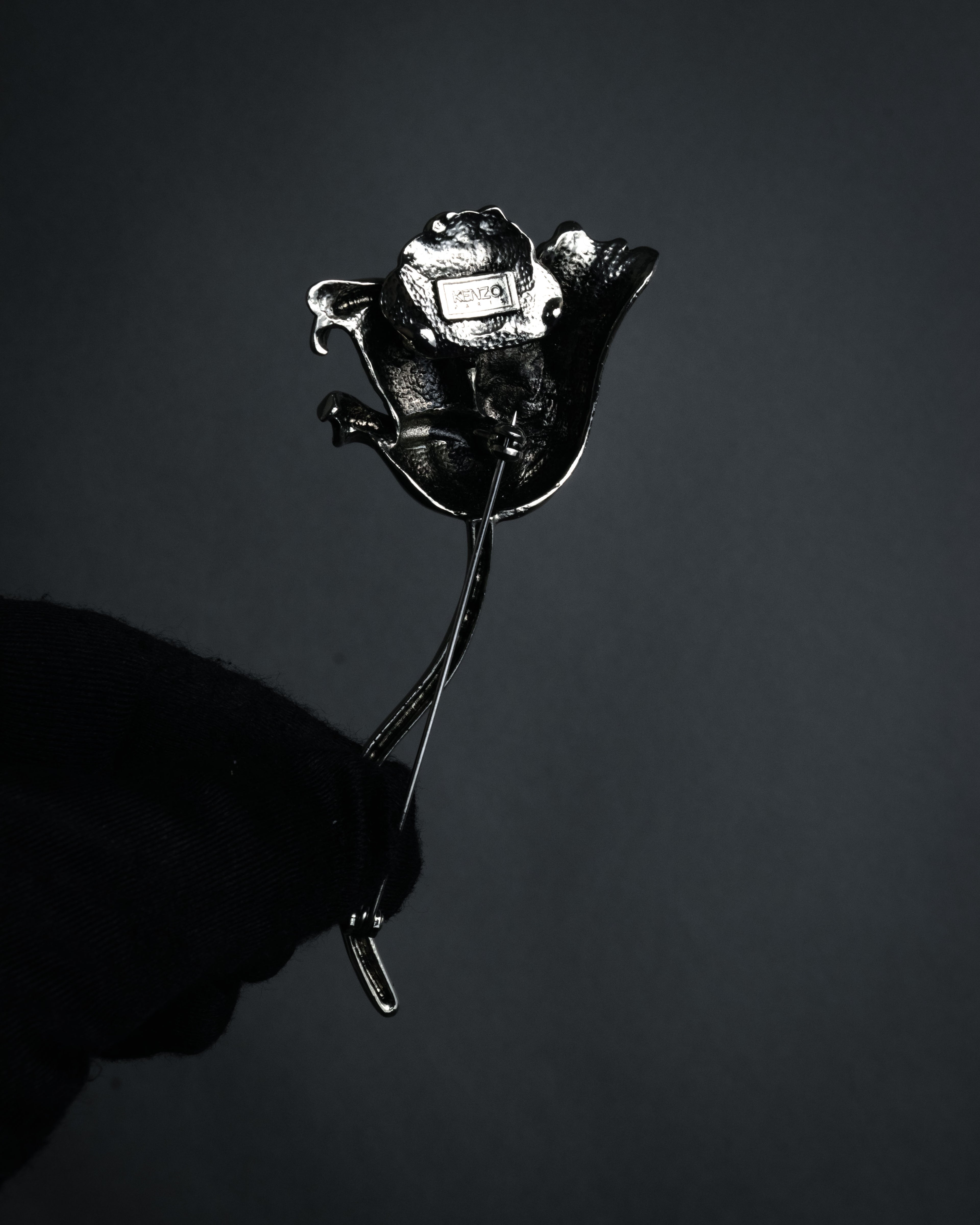 “KENZO” 90’s-00’s Botanical flower motif long brooch