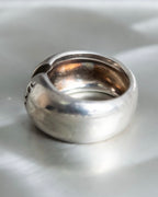 "CHANEL" Beautiful curves engraved logo silver ring