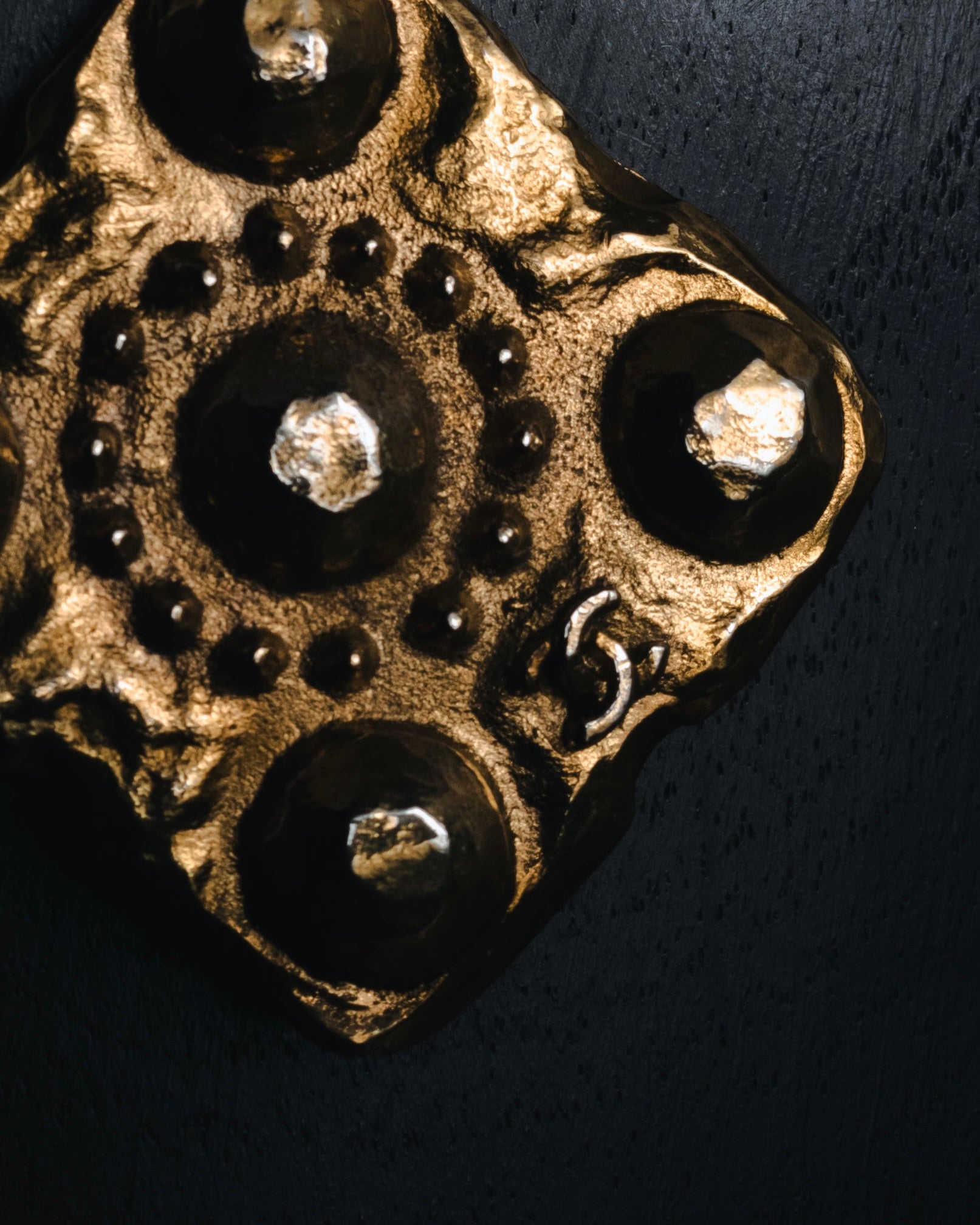 –SPECIAL– "CHANEL" 02SS Archival hammered-metal square medallion necklace