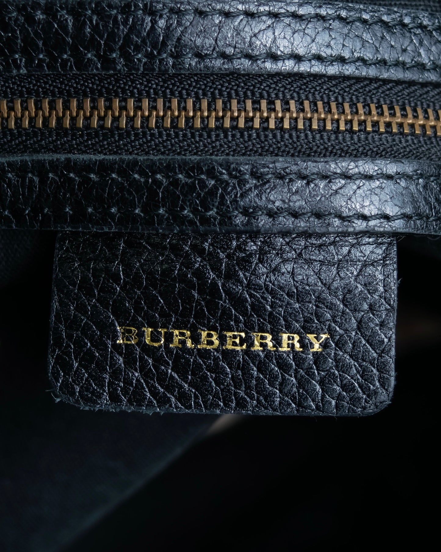 "BURBERRY Blue Label" Shiny leather heart charm design one handle bag