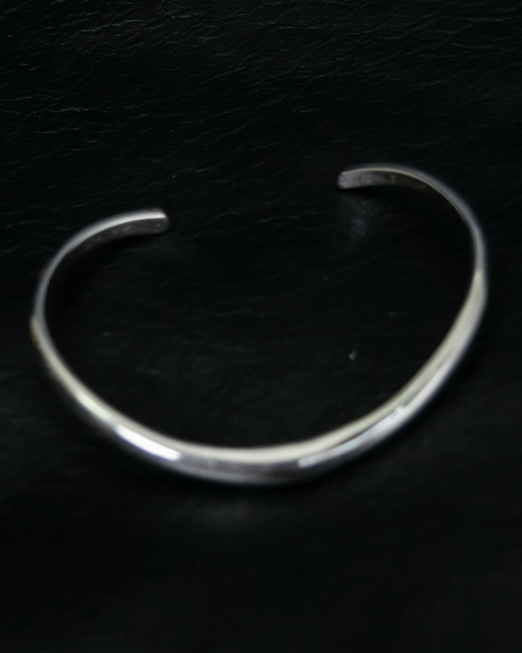 "ete" Silver 925 wavy design bangle