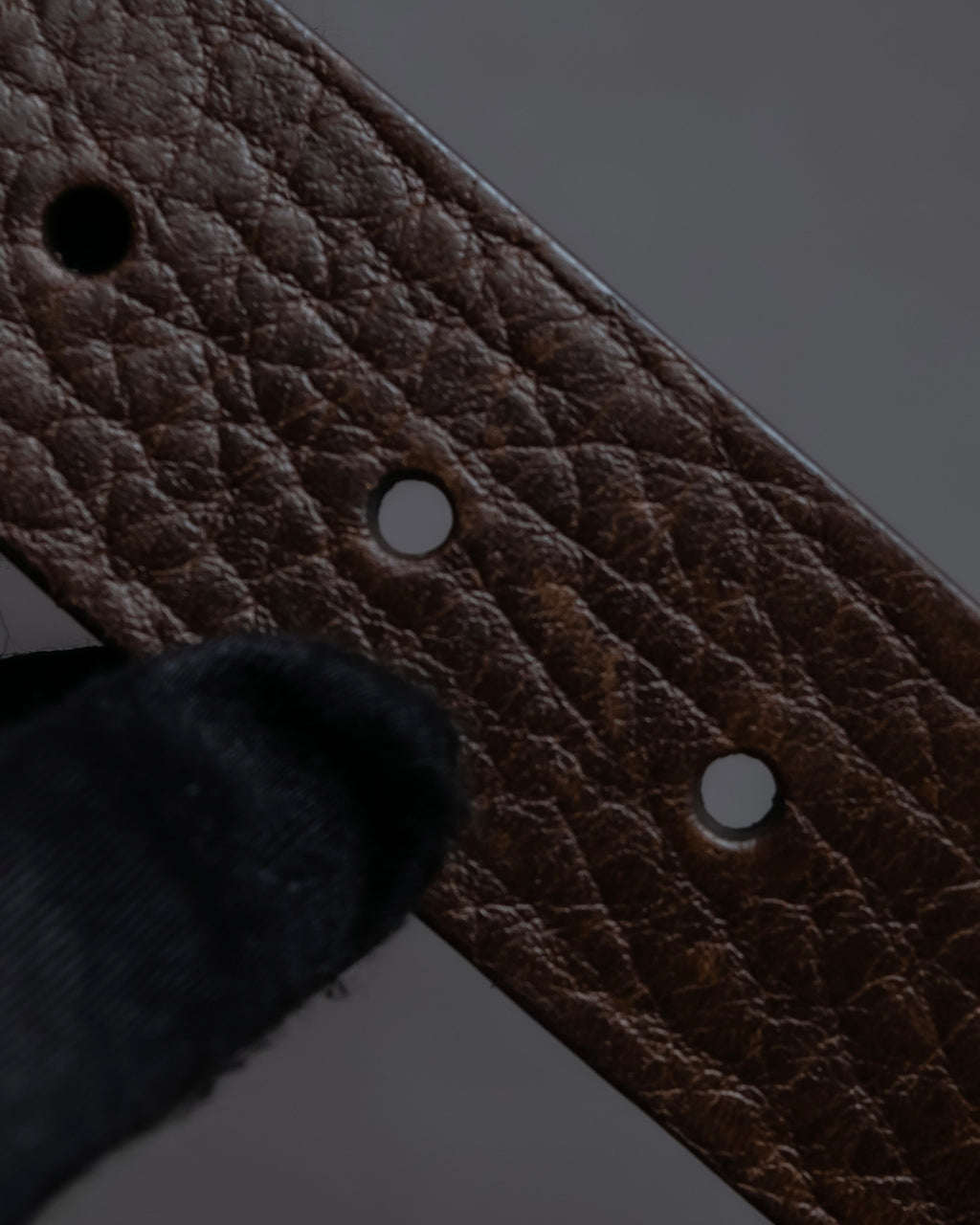 "GUCCI" Large buckle grained leather belt