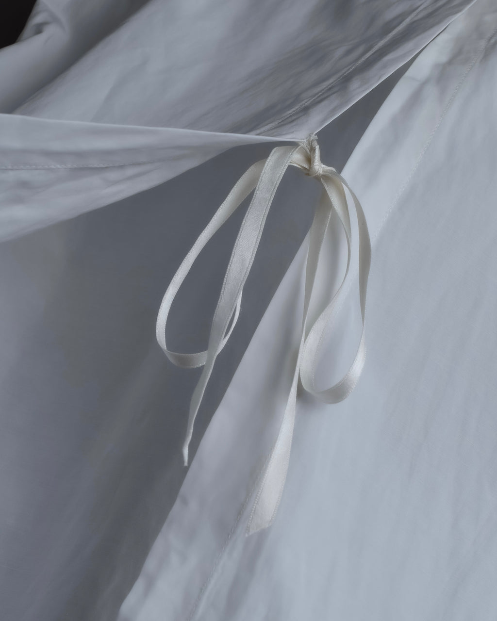 "Acne" Ribbon slit back design shirt