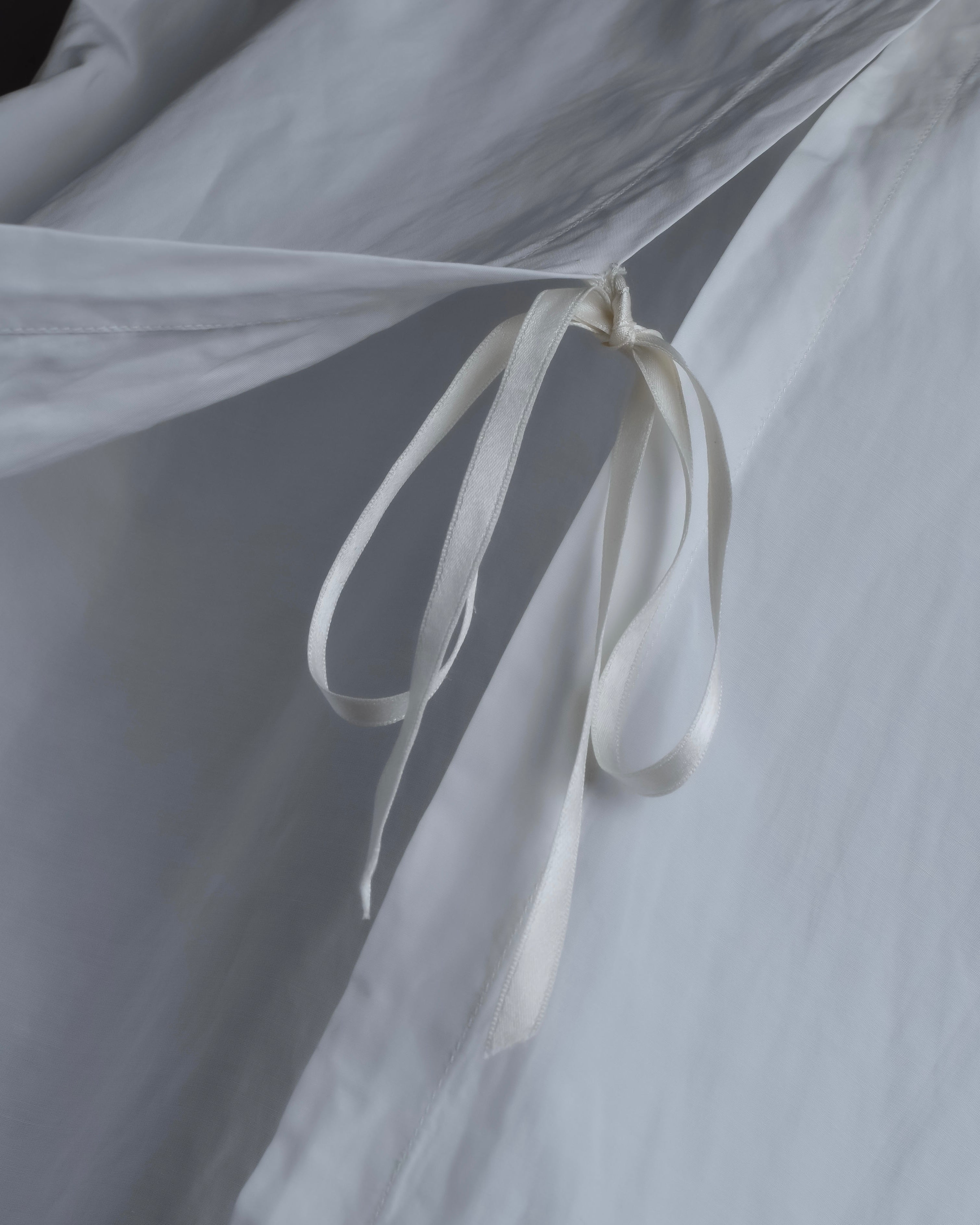 "Acne" Ribbon slit back design shirt