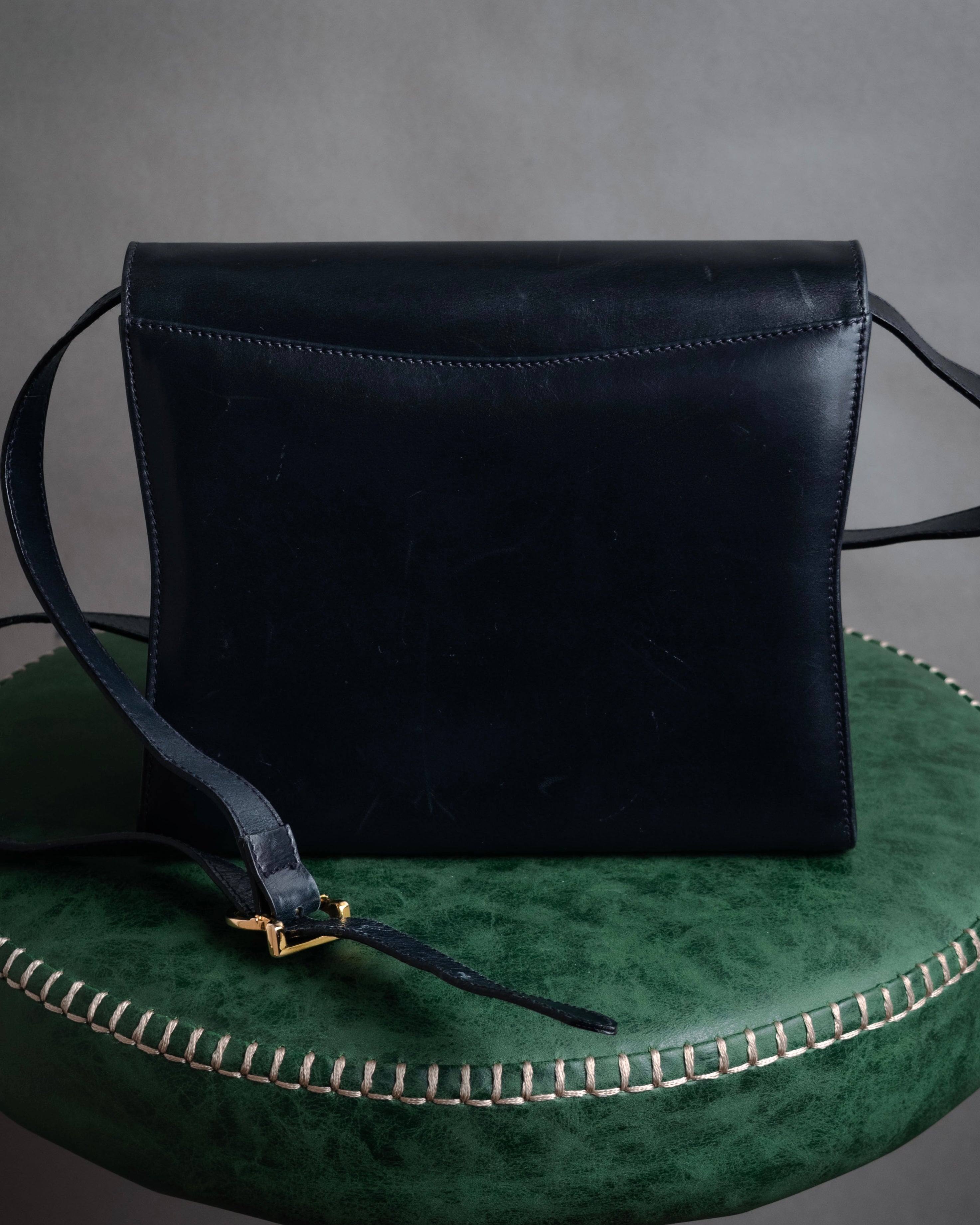 “Salvatore Ferragamo” 90’s Vara ribbon box calf shoulder bag