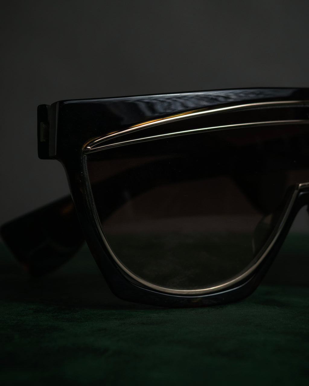 “LOEWE” 2018–2022 Futuristic shield acetate sunglasses