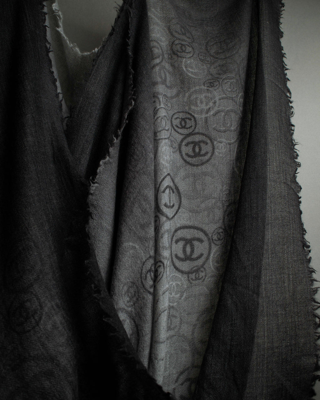 "CHANEL" Logo engraved design cashmere super large stole