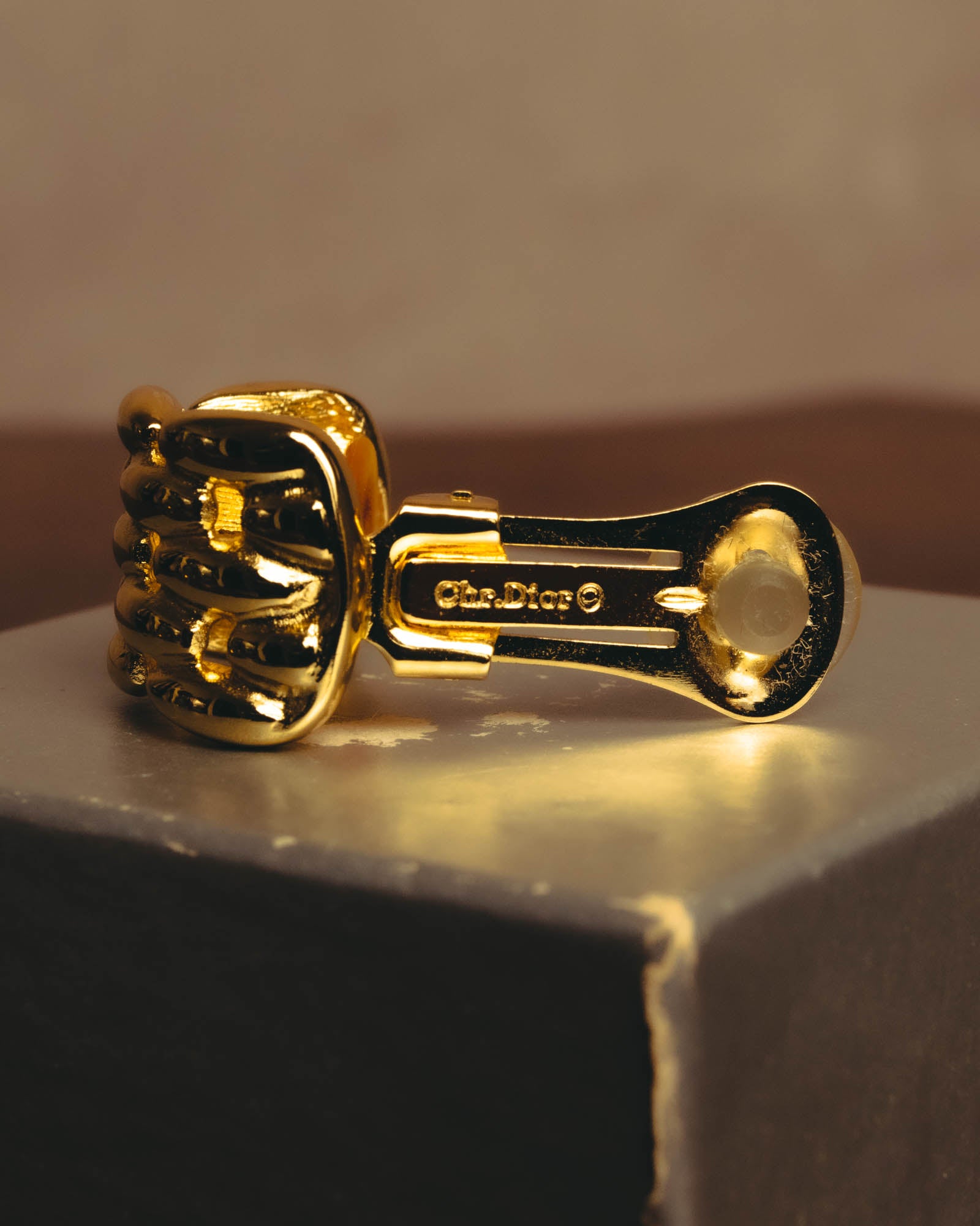 "Christian Dior" 80's-90's Gold chain clip-on earrings