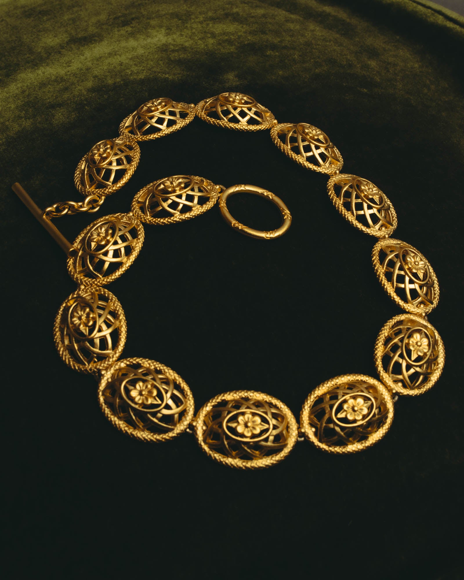 “Nina Ricci” 80’s-90’s floral openwork link necklace