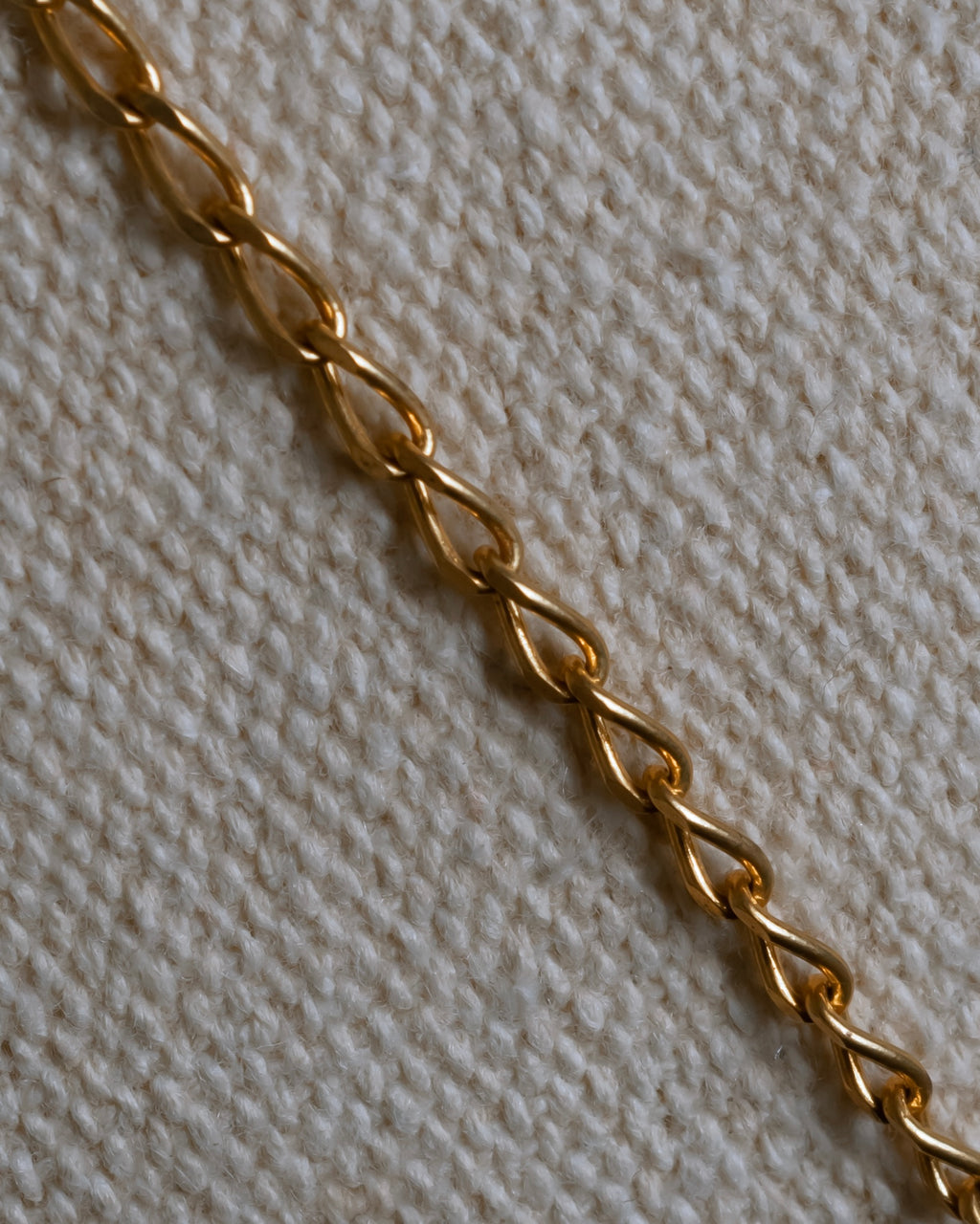 "BALENCIAGA" Red cabochon symmetrical design necklace