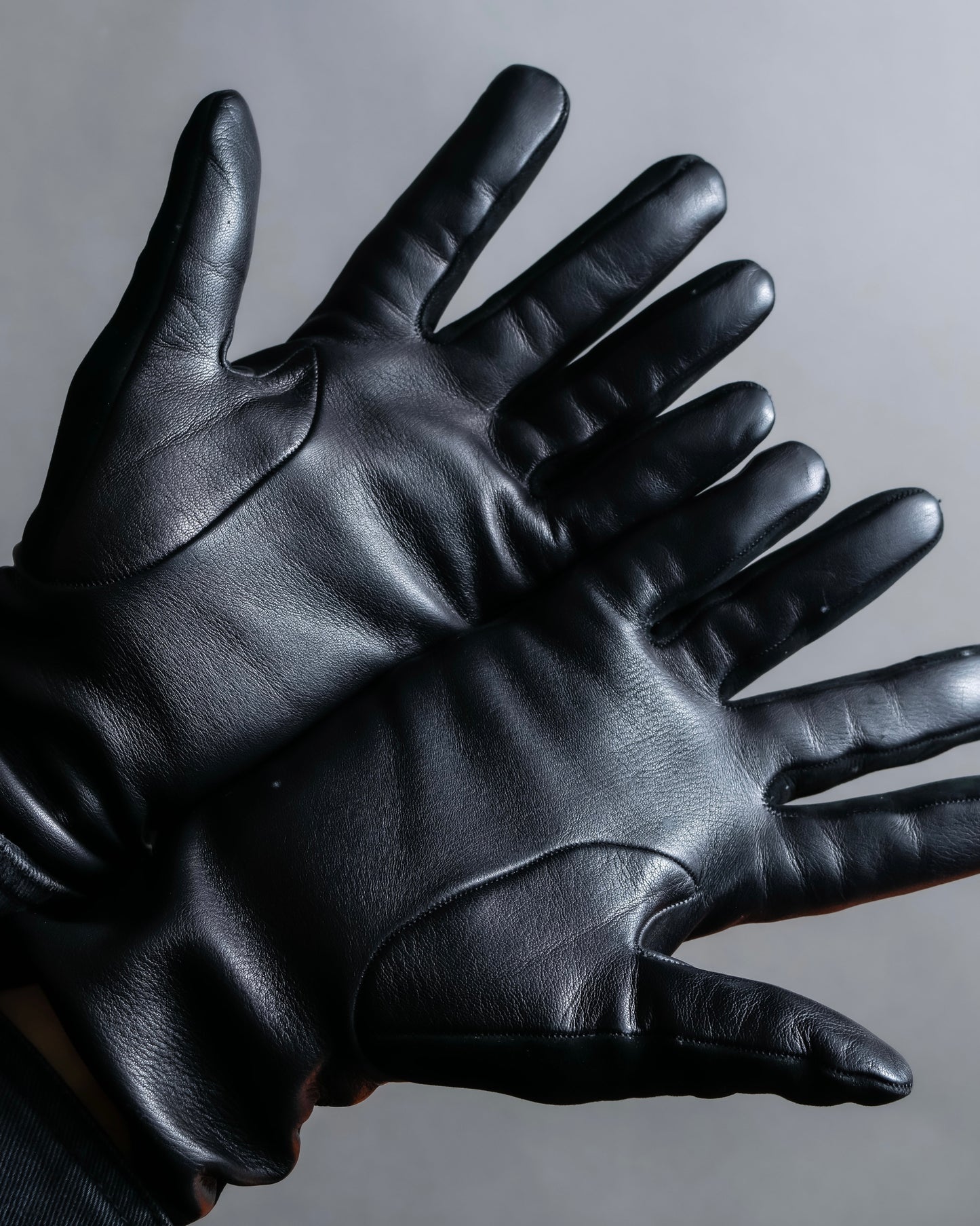 "HERMES" Leather switching design inner brushed feel gloves