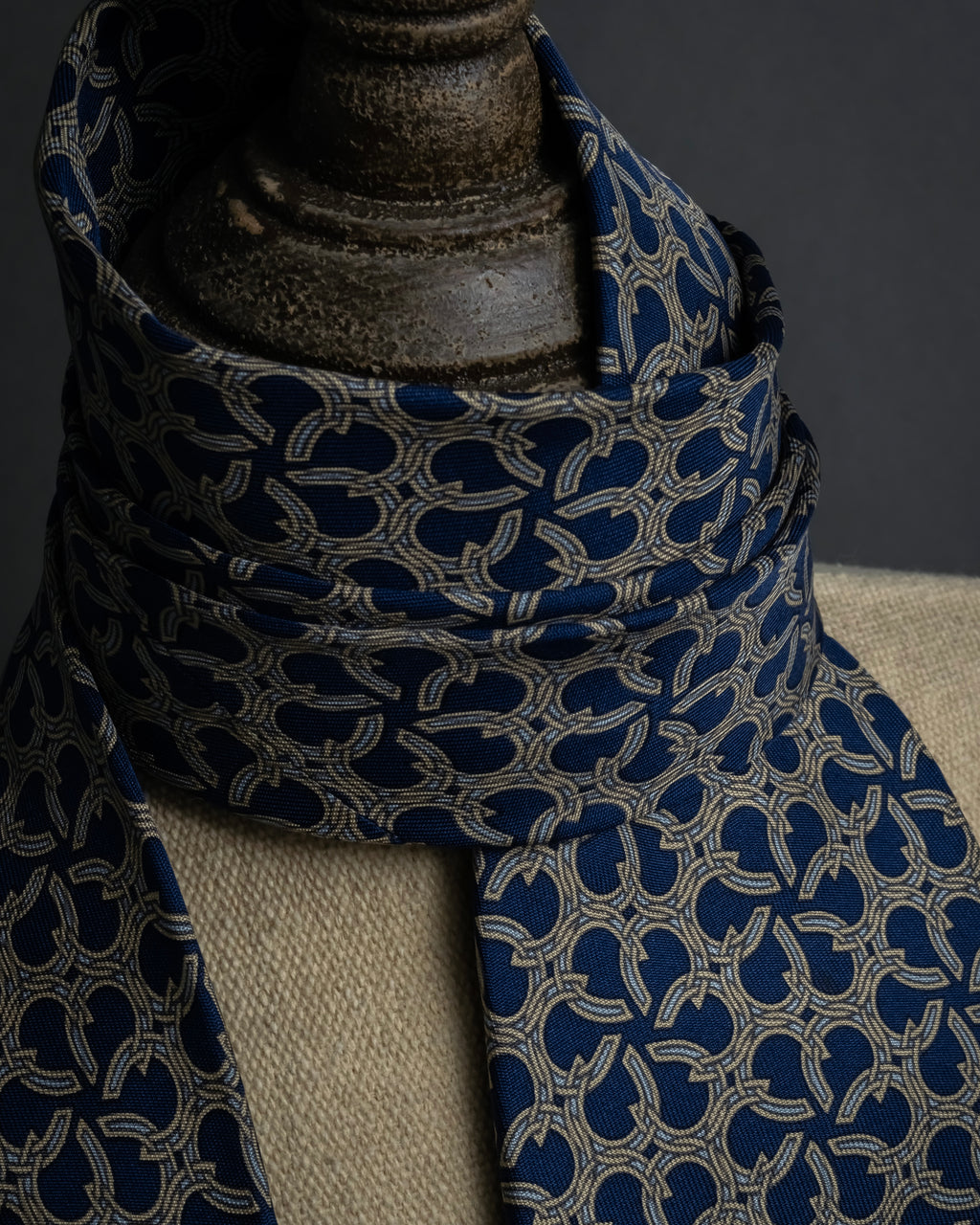 "HERMES" Saddlery anchor chain motif silk neck tie