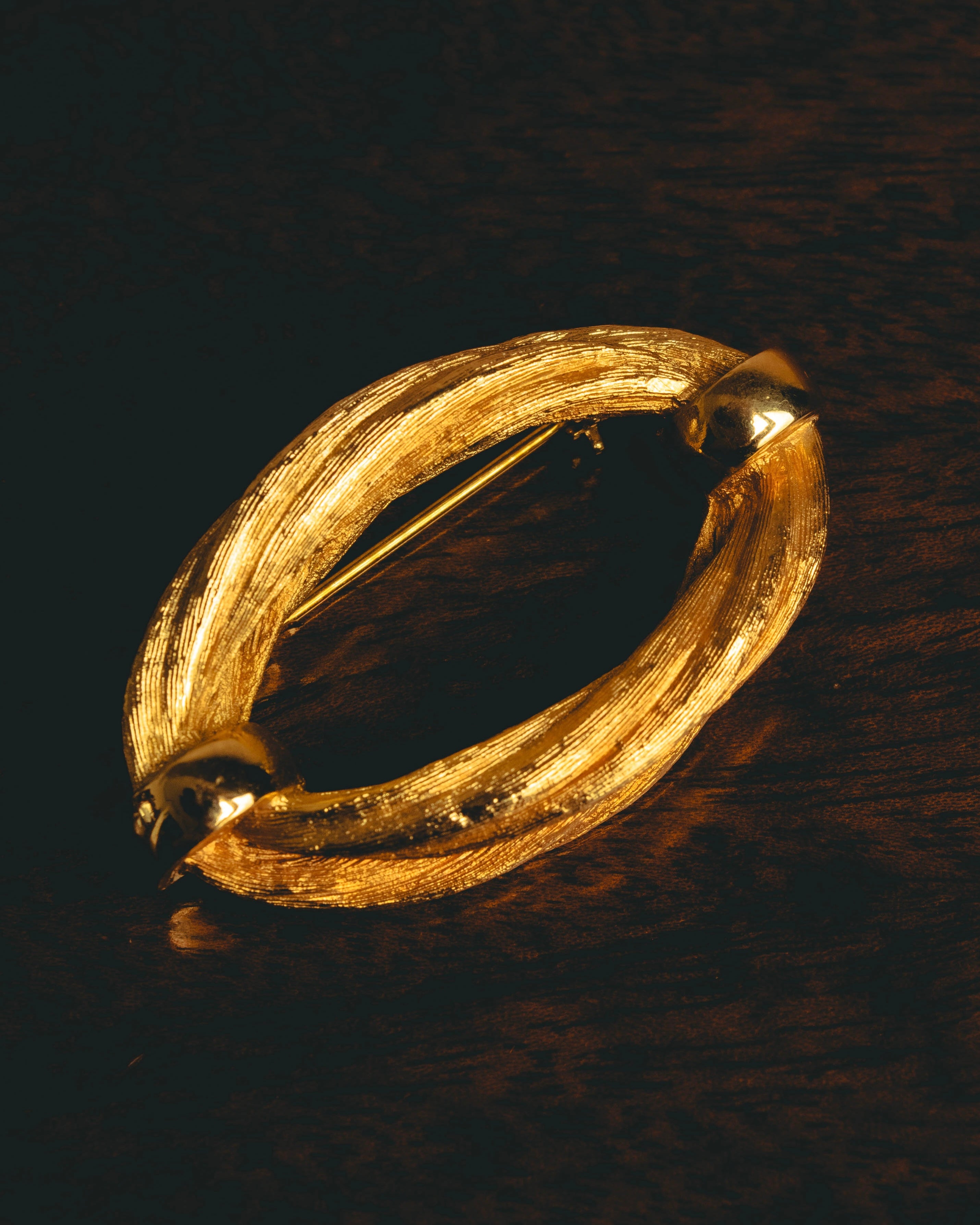 "Christian Dior" 70's Textured gold tone brooch