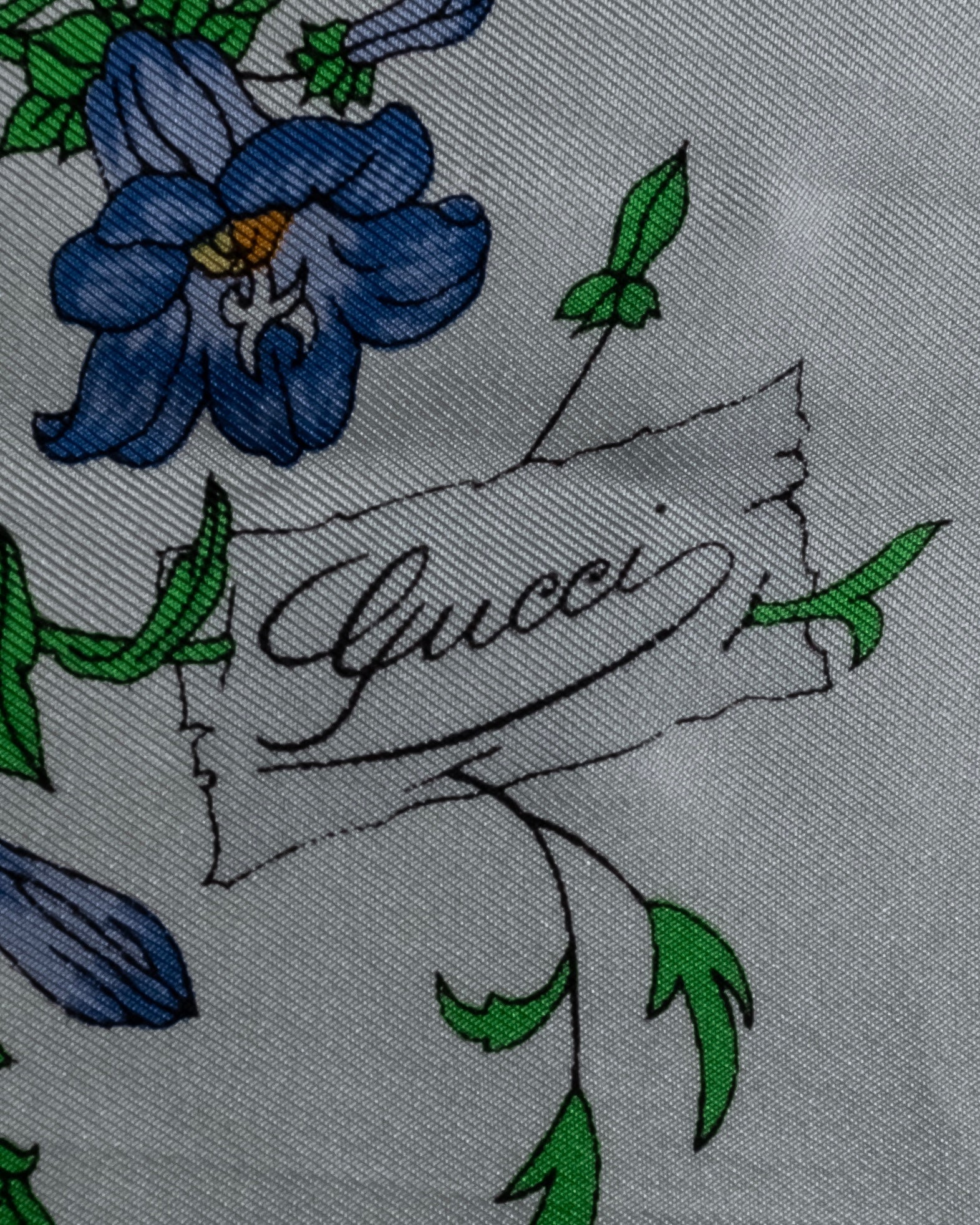 "GUCCI" 80's Flora motif vintage silk scarf