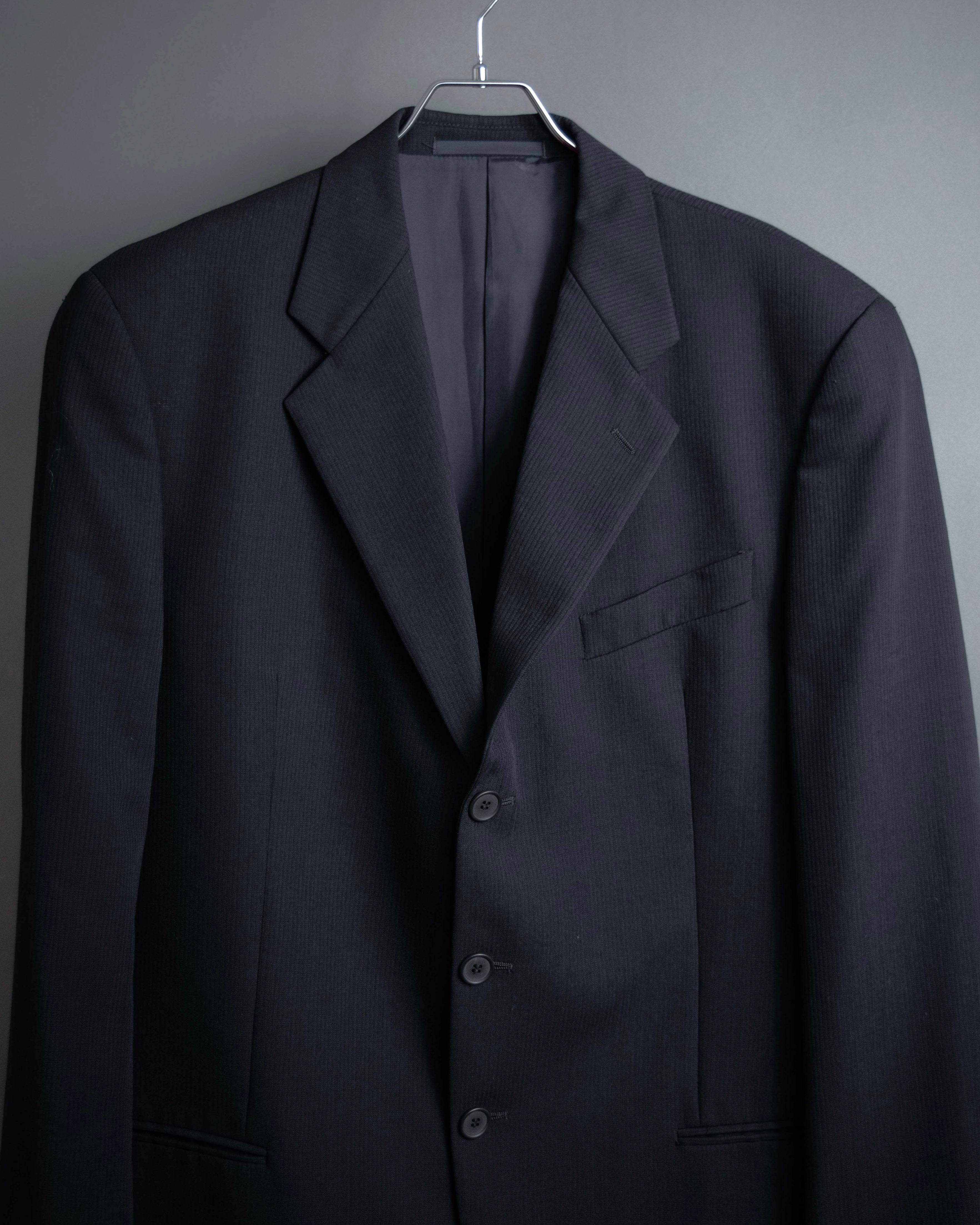 "GIORGIO ARMANI" LE COLLEZIONI line shadow stripe pattern set up