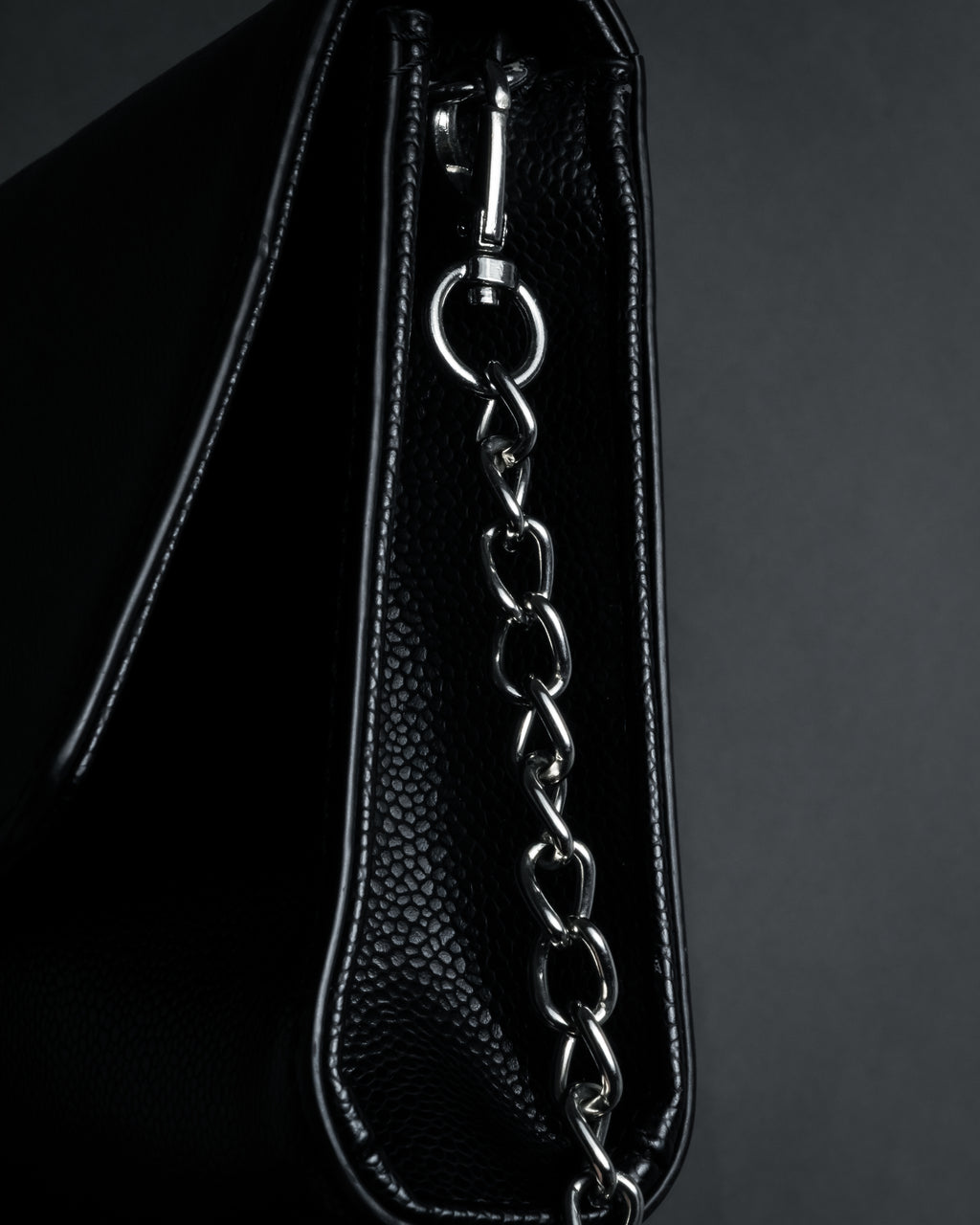 "VALENTINO" Textured leather V tassel chain shoulder bag