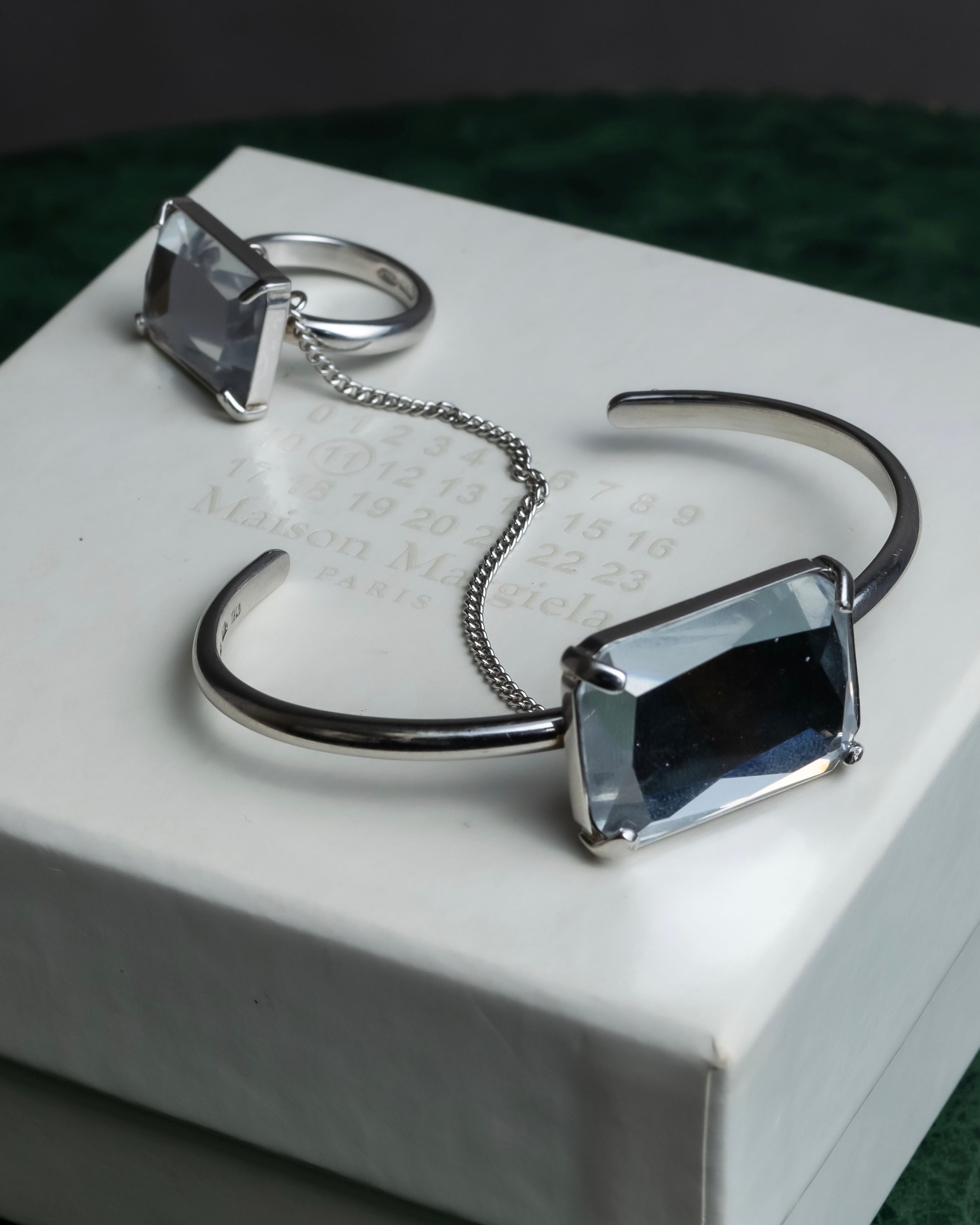 "Maison Martin Margiela" Crystal cut head motif ring＆bangle combination set