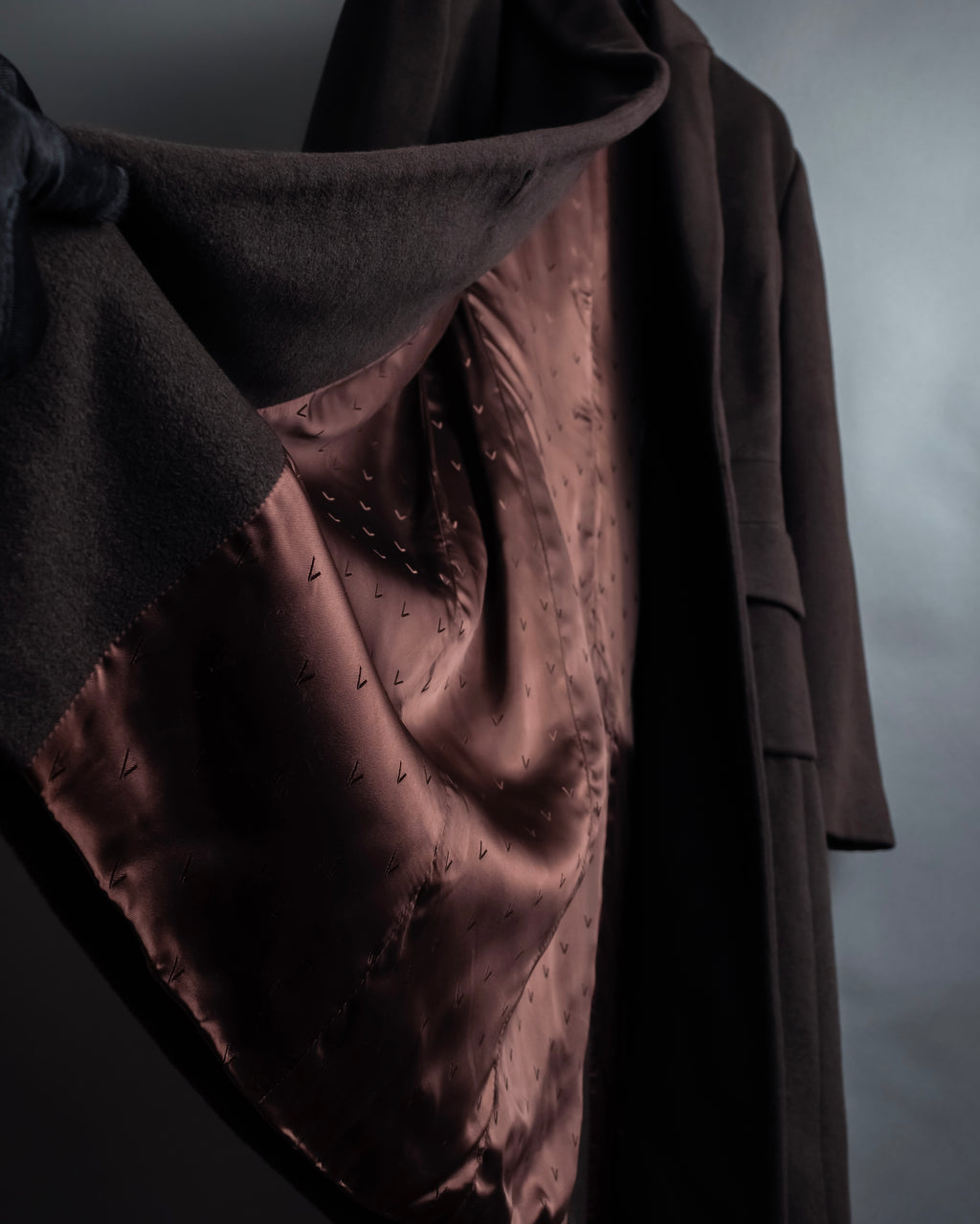 "VALENTINO" Shaped silhouette mocha brown chester coat